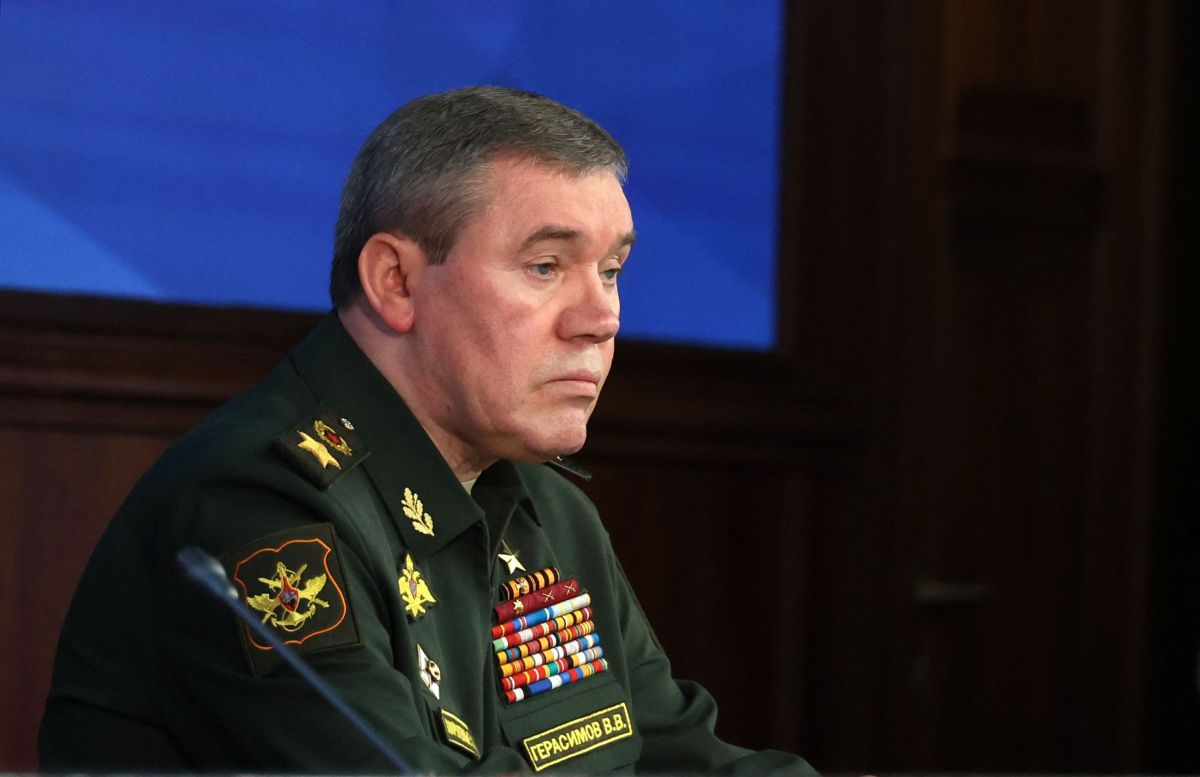 西方互联网紧急传播:俄军总参谋长格拉西莫夫大将遇袭身亡?