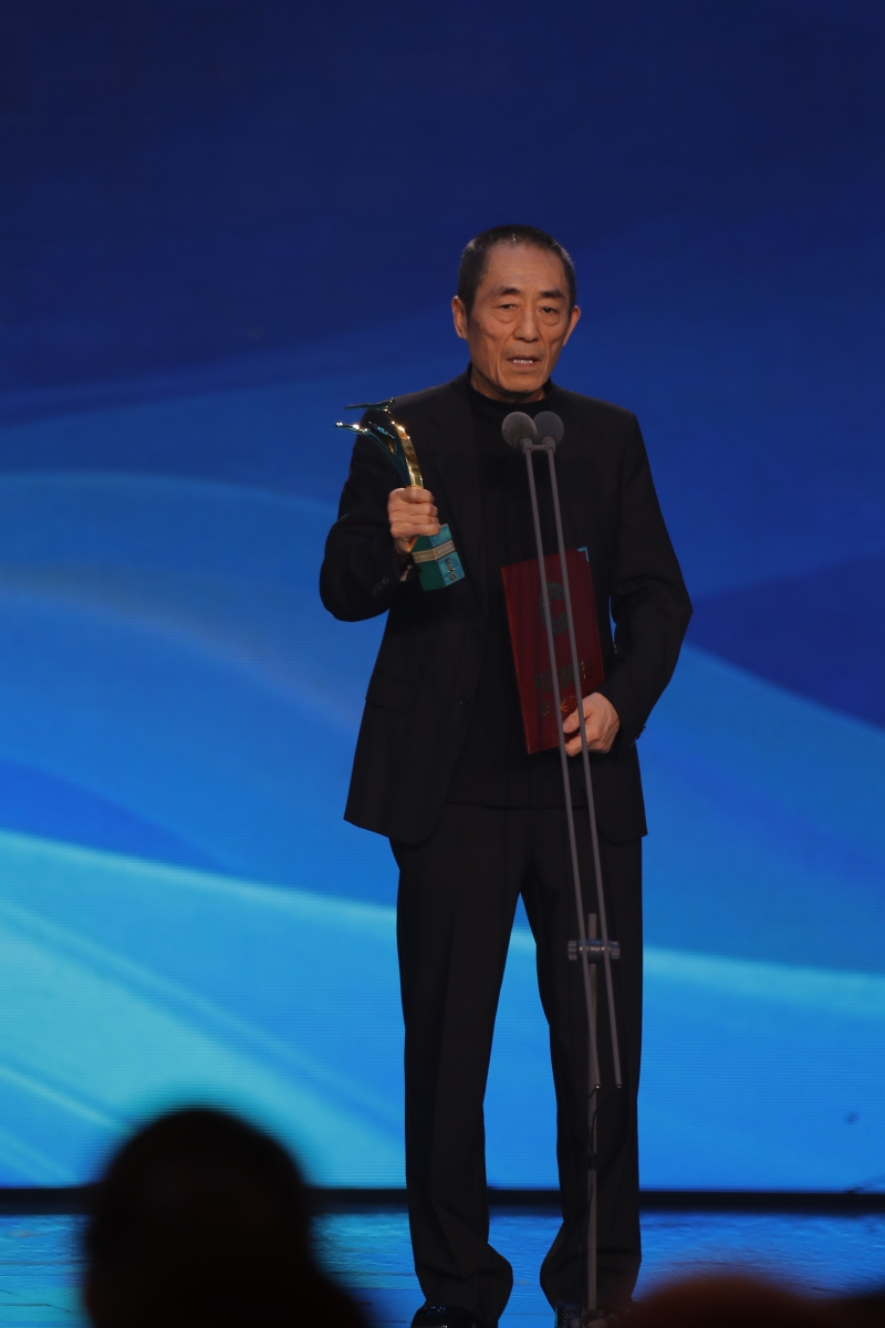 张艺谋监制新剧雪迷宫开播哈笑死好像带了个监制就能说明作品