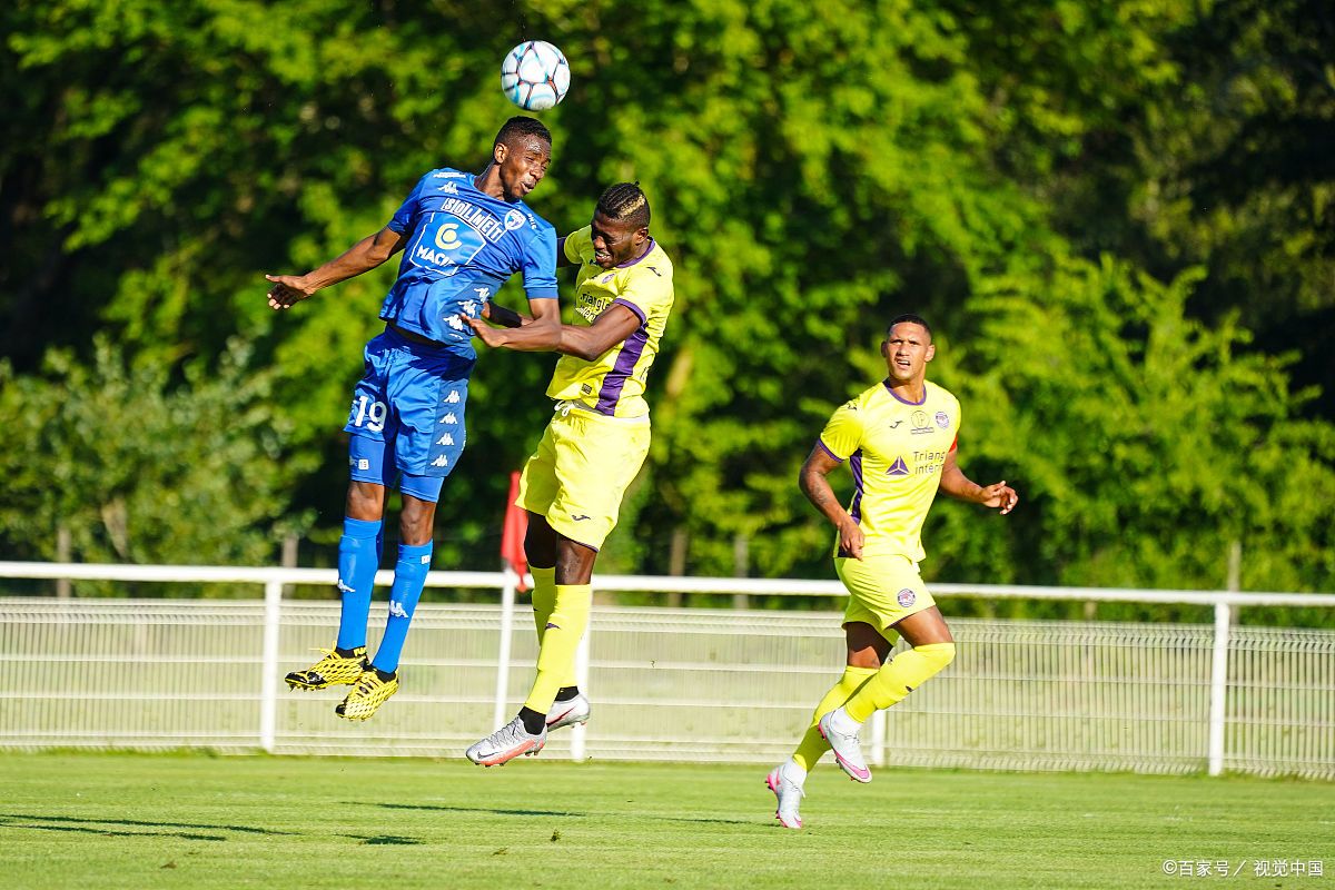 法乙:图卢兹 vs 瓦朗谢纳 德甲:比勒费尔德 vs 法兰克福