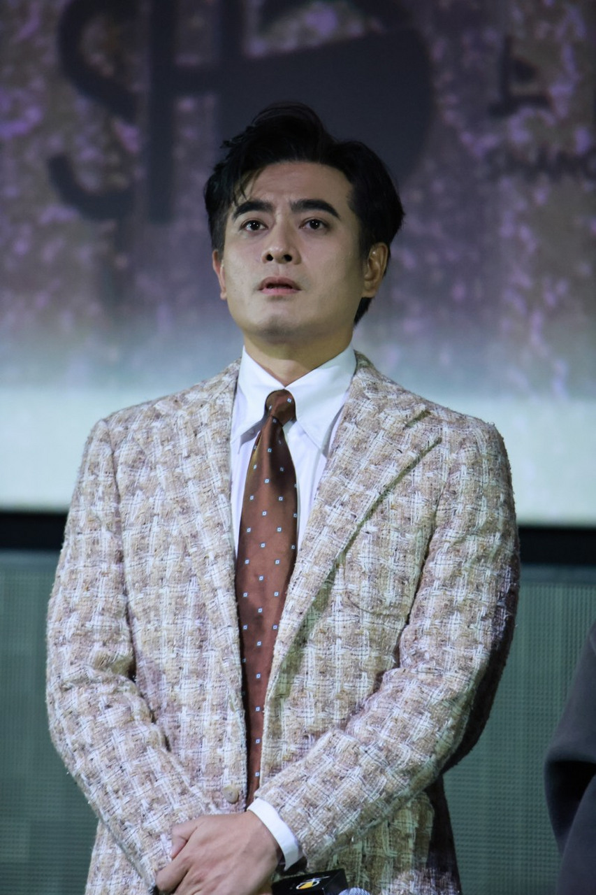 演员陈龙,参演繁花,是一个整天嘻嘻哈哈的鱼贩子,他说,我叔叔就是这样