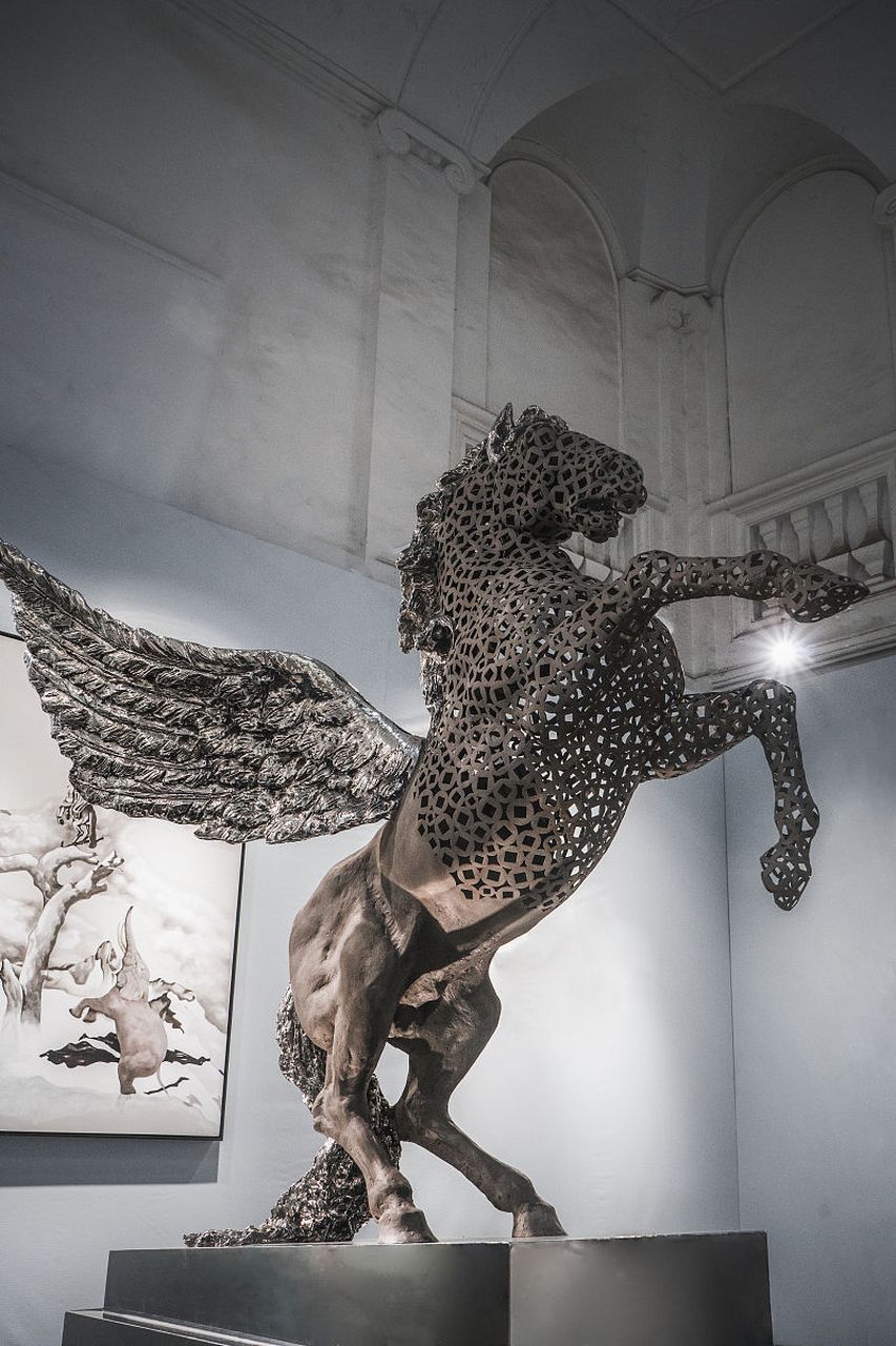 软雕塑在欧洲称之为现代壁挂以区别于古代传统壁挂.