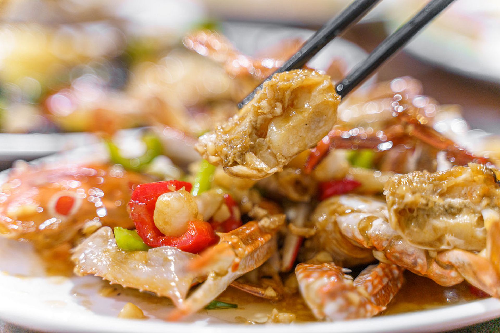 口感鲜美的姜葱炒花蟹,家常小炒带来的美味,让你的味蕾跳跃  姜葱炒