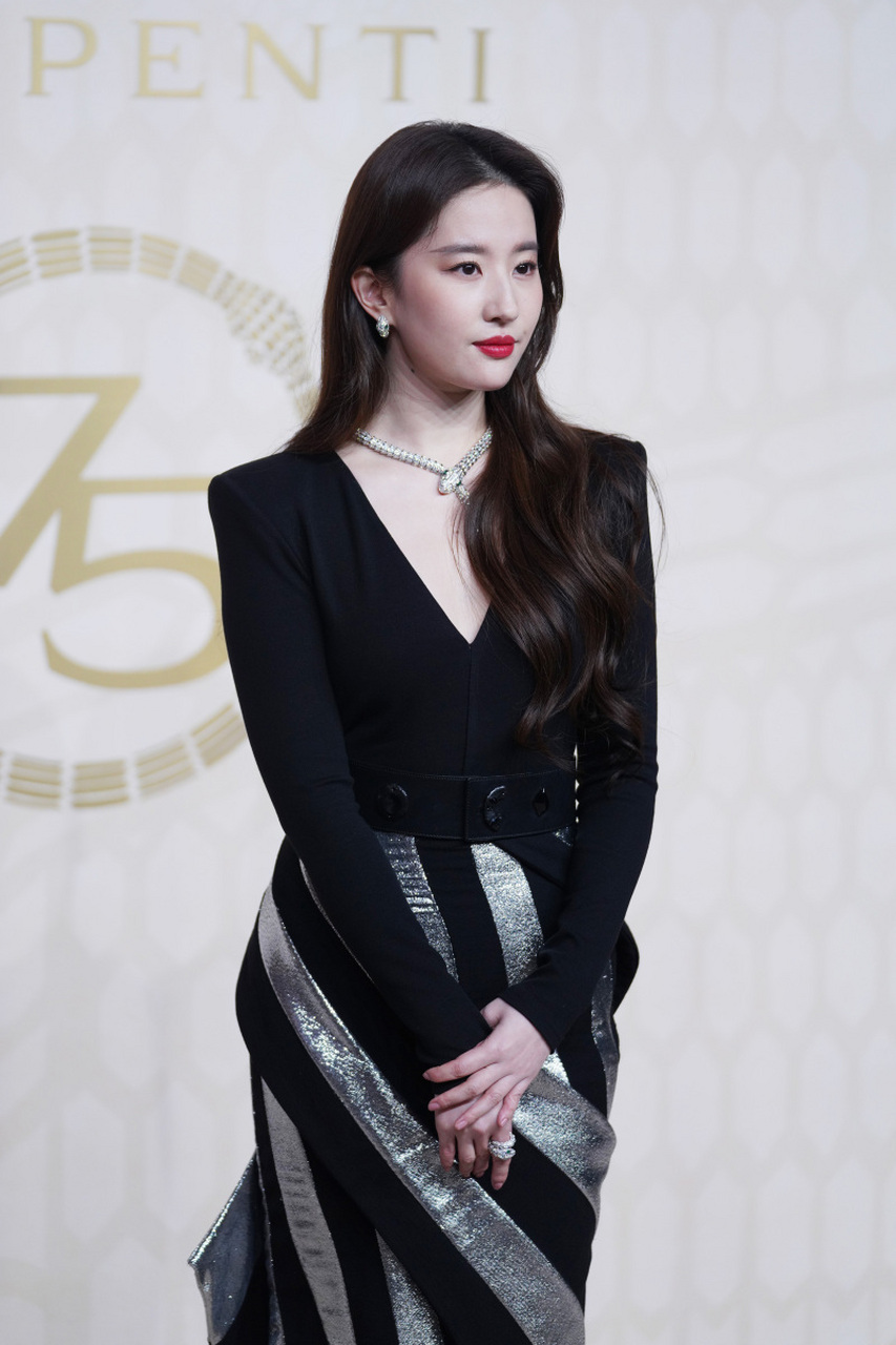 迪丽热巴,杨幂,杨紫,赵丽颖,刘亦菲,谁是你心中的本命女明星