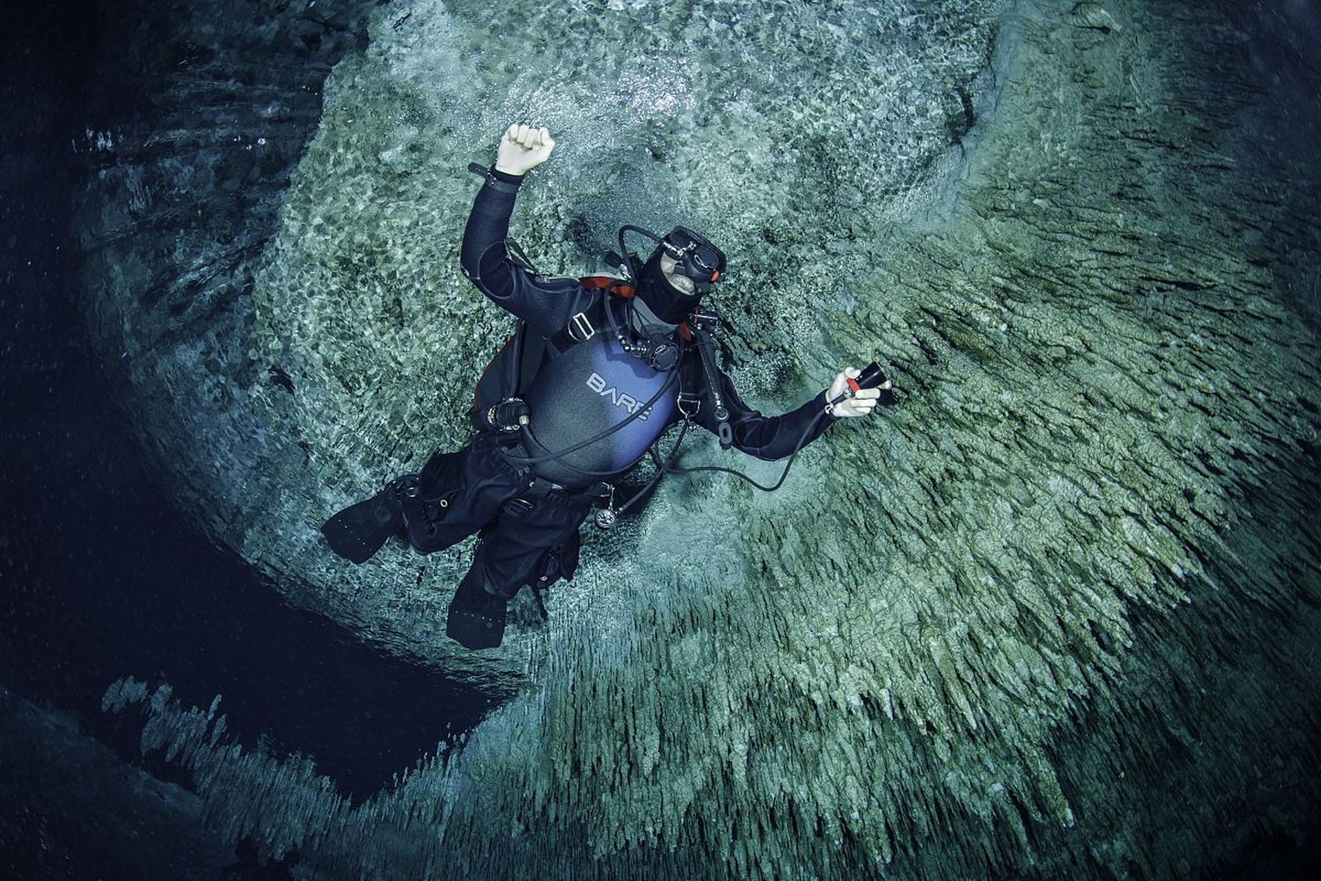 澳大利亚防长抱怨中国海军的声纳弄伤了其潜水员透漏了什么?