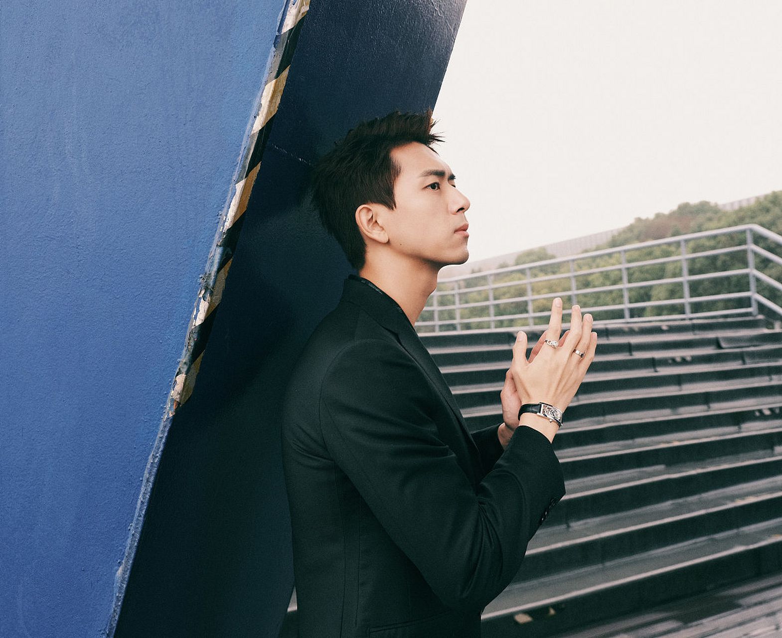 李现入选2023春晚主持人阵容,是他的"国宝级"表演惊艳全场!