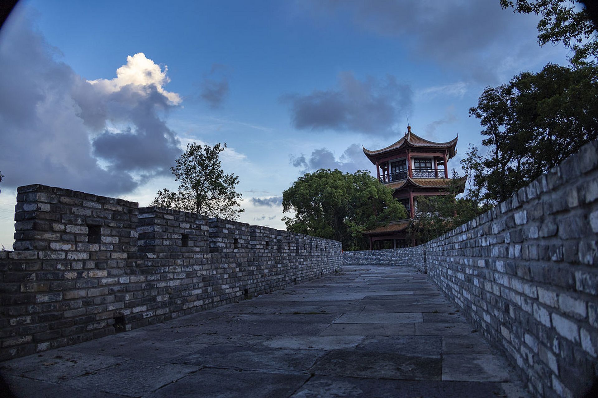 浙江省份秋意盎然,其中台州府城文化旅游区是一处秋日胜地.