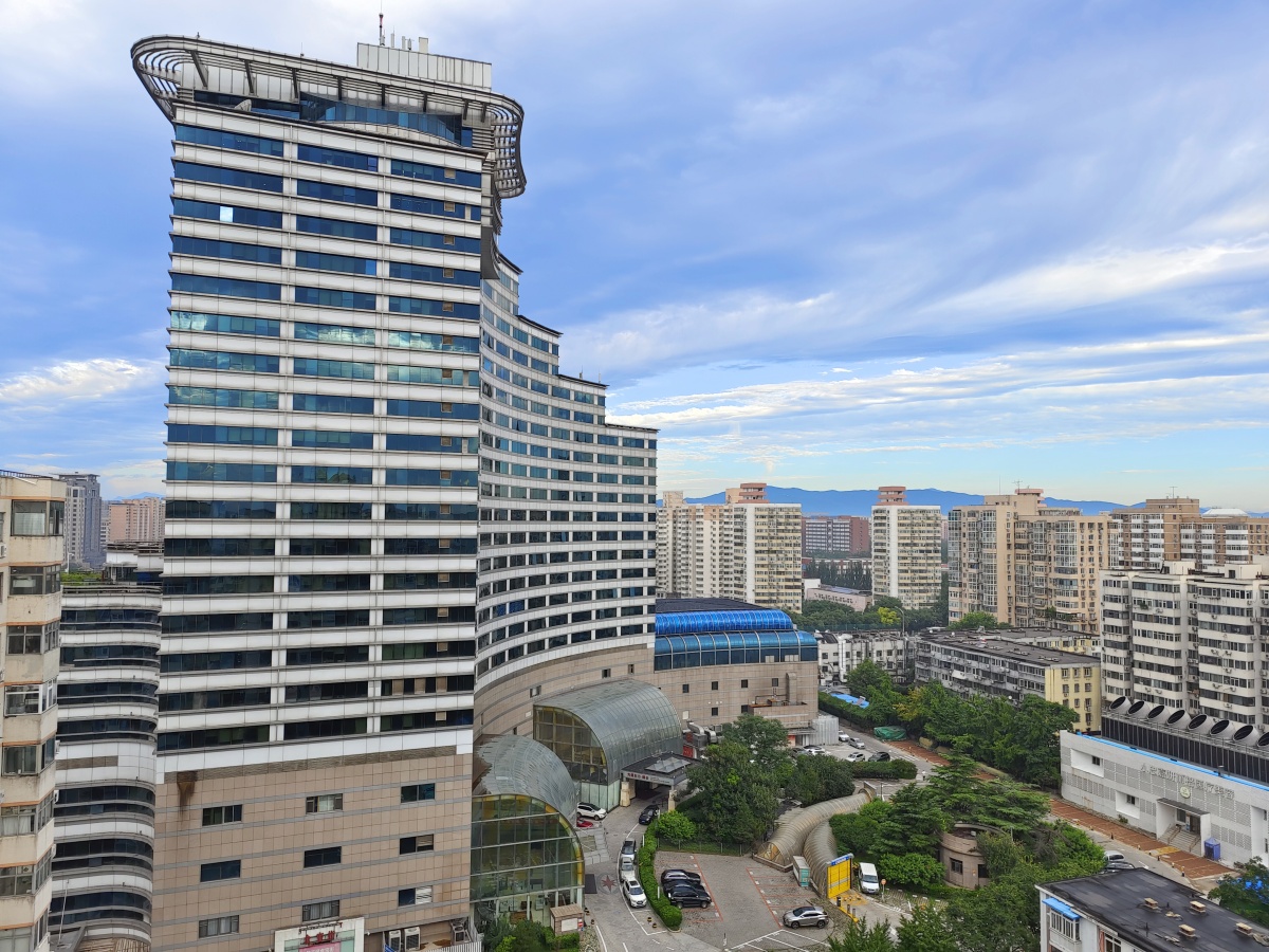 我们也不知道该怎么劝她