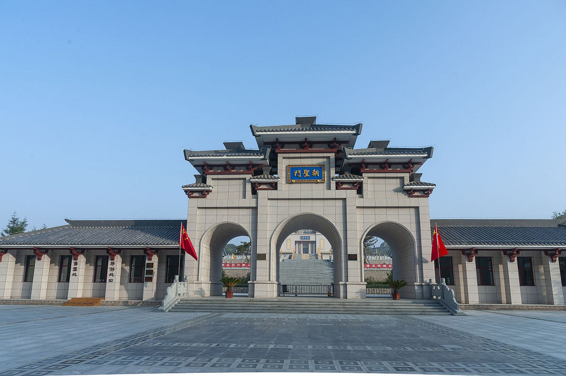 今天,我要带大家一起探索宁波象山影视城,一起开启一段穿越时空的奇幻