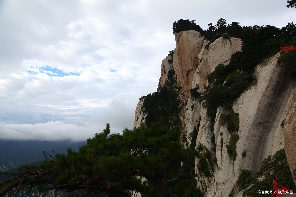 西岳华山简介|西岳华山,位于陕西省渭南市华阴市,南依秦岭,北临渭水
