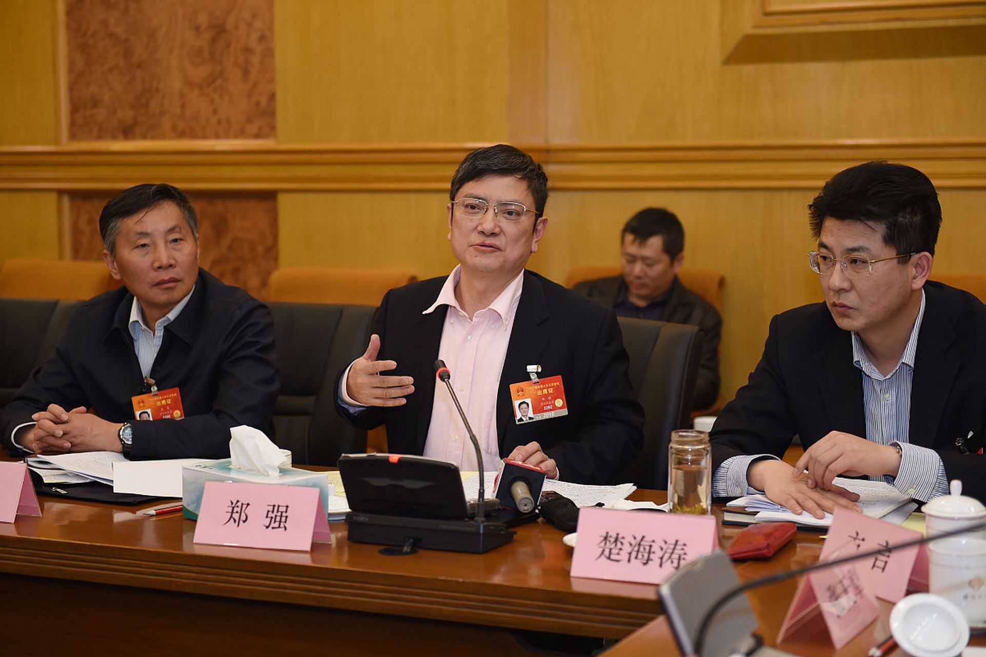 郑强在浙大演讲时说:我除了院士以外,我还是顶级教授.