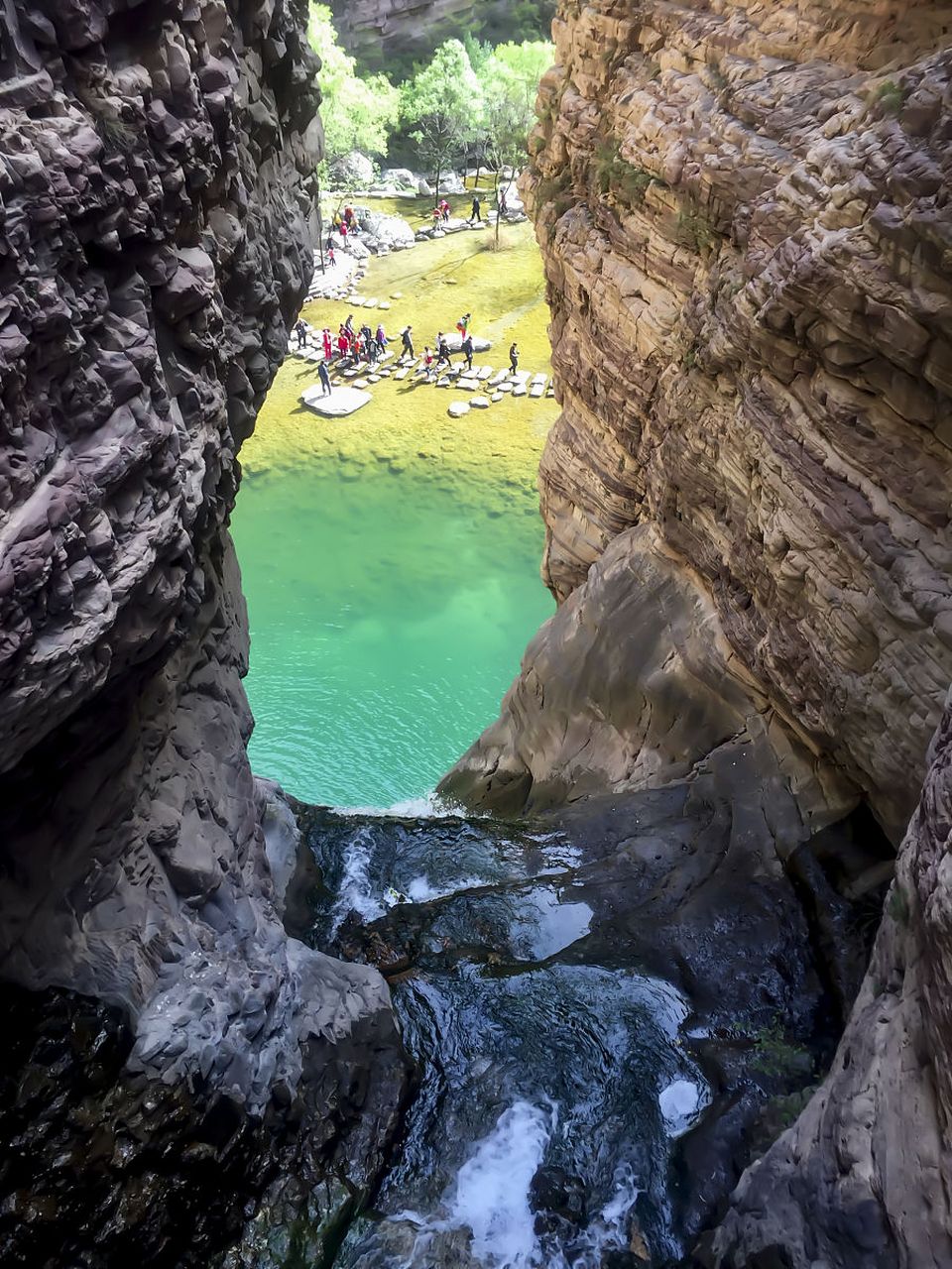 陕西商洛金丝峡,秦岭深处的峡谷探险  当你踏入金丝峡时,仿佛置身于