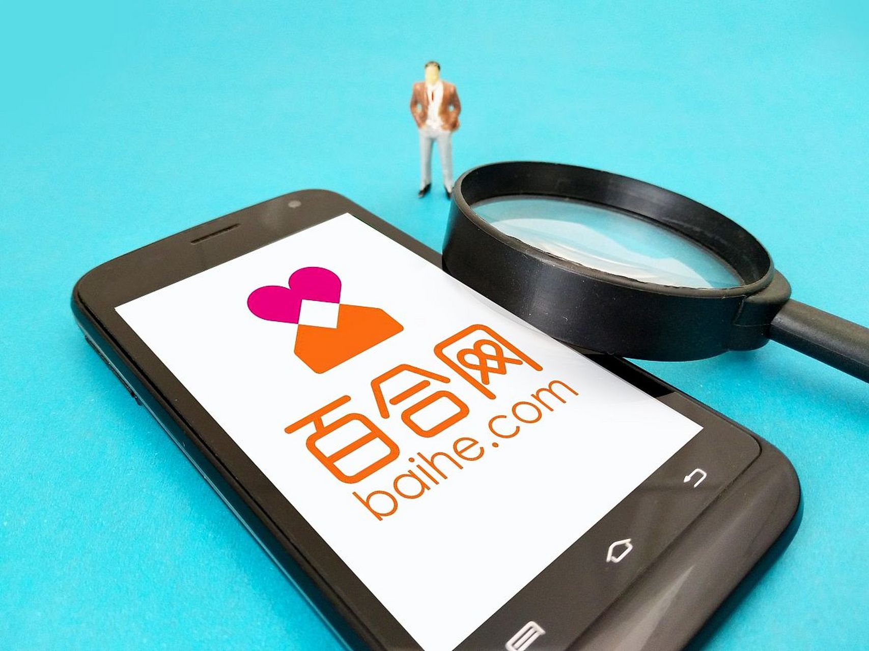 百合网创始人慕岩炮轰字节抖音 近日,互联网创业者慕岩在朋友圈中连续