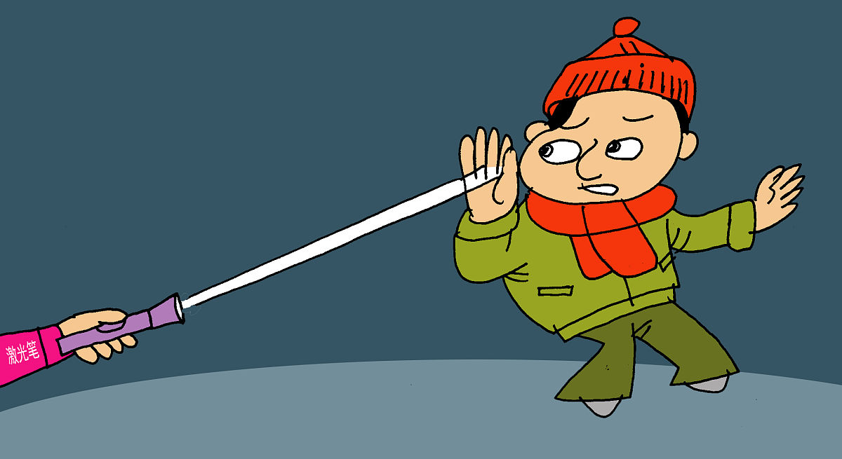 男孩用激光笔连照左眼51次致失明