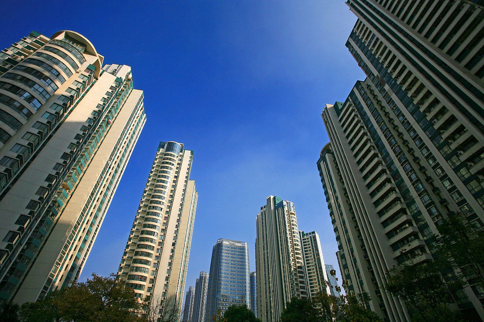 美媒:中国房地产市场进入棘手的新阶段  美国媒体报道,中国为稳定摇摇