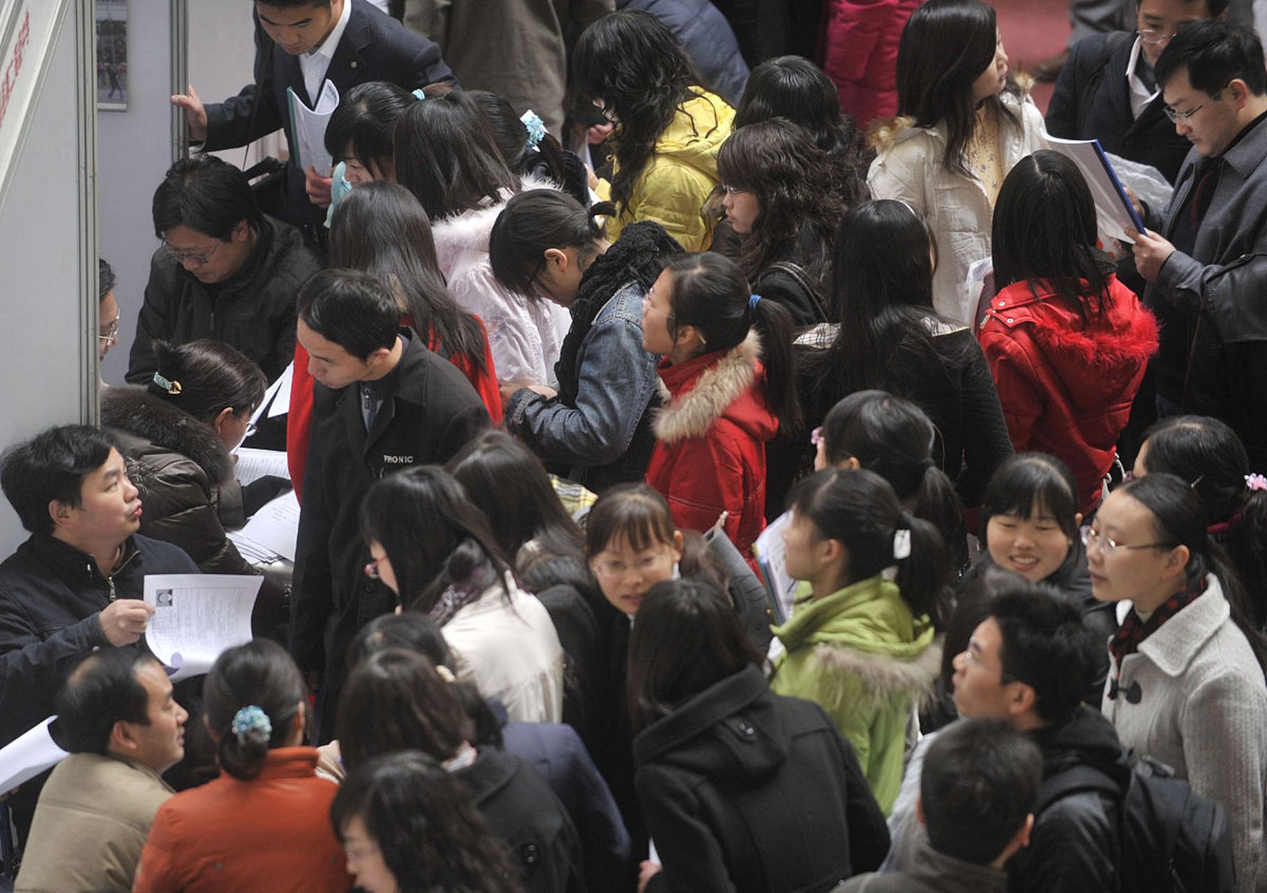 动态连更挑战# 在时代的浪潮中,应届大学生如同一艘艘即将启航的帆船