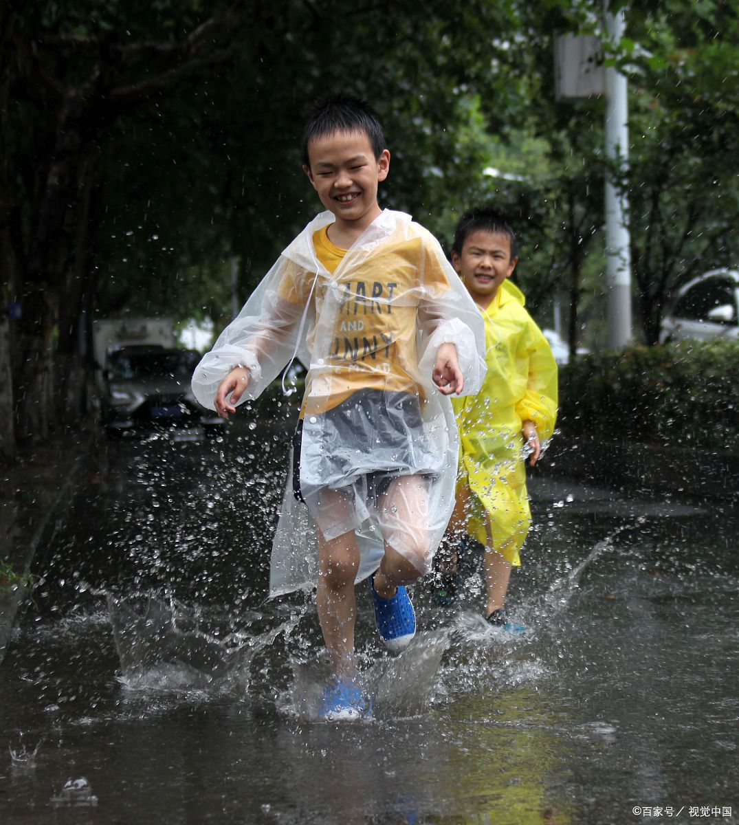 踩水爽,裤子湿,稍有不慎,感冒病毒找上门】
