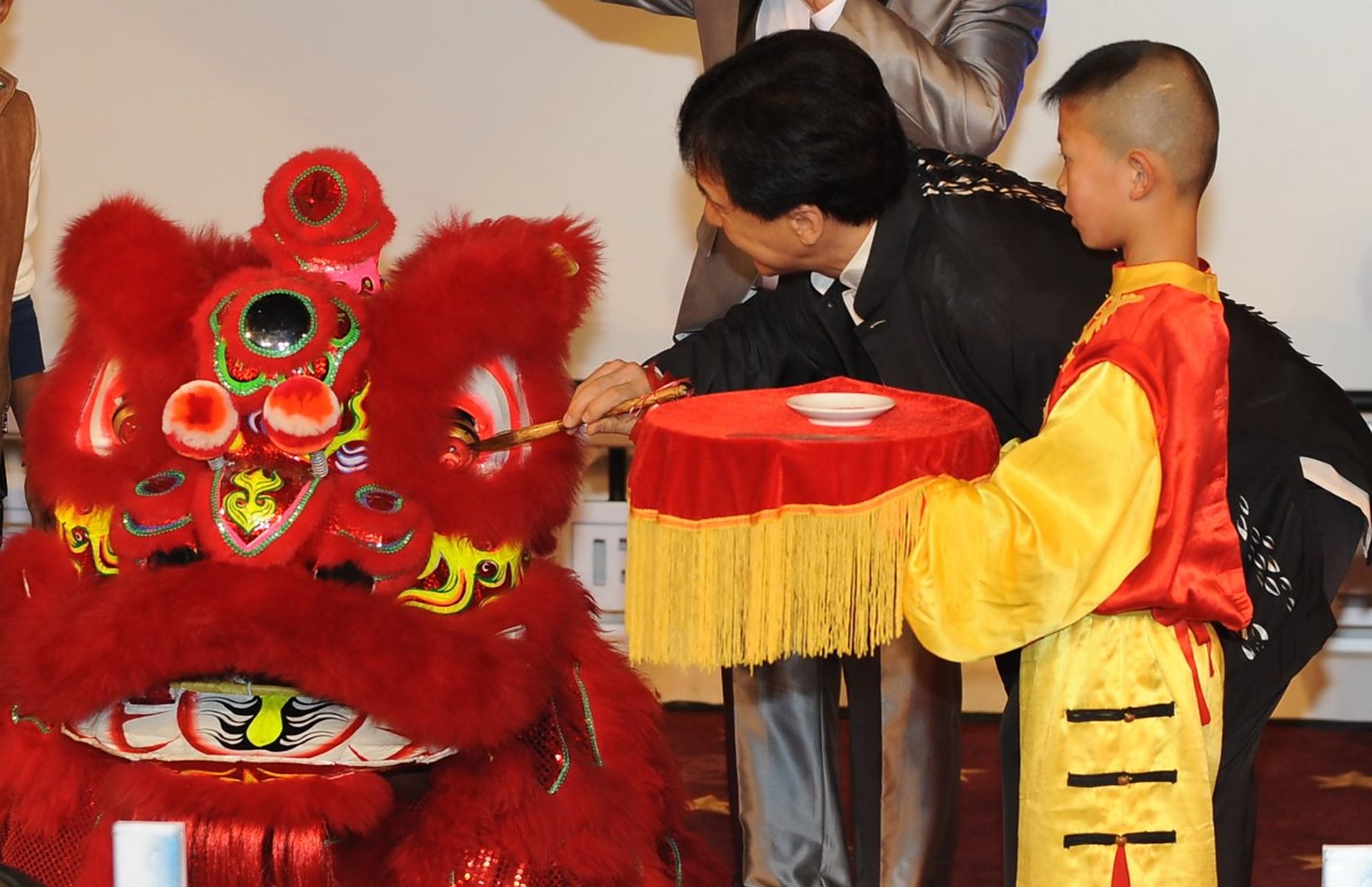 潮州舞狮表演151x2333x2322潮州舞狮队乔迁舞狮开业舞狮梅花桩舞狮