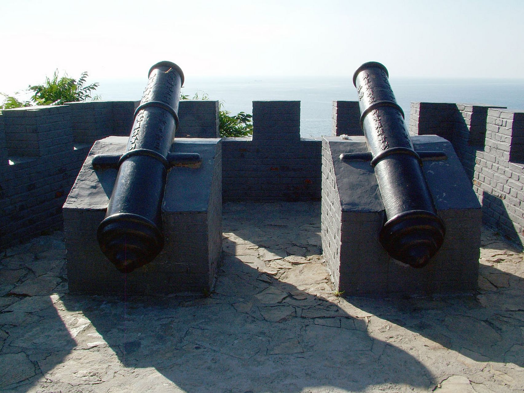 旅顺口炮台是中国近代史上的一个重要历史遗迹,位于大连市旅顺口区.