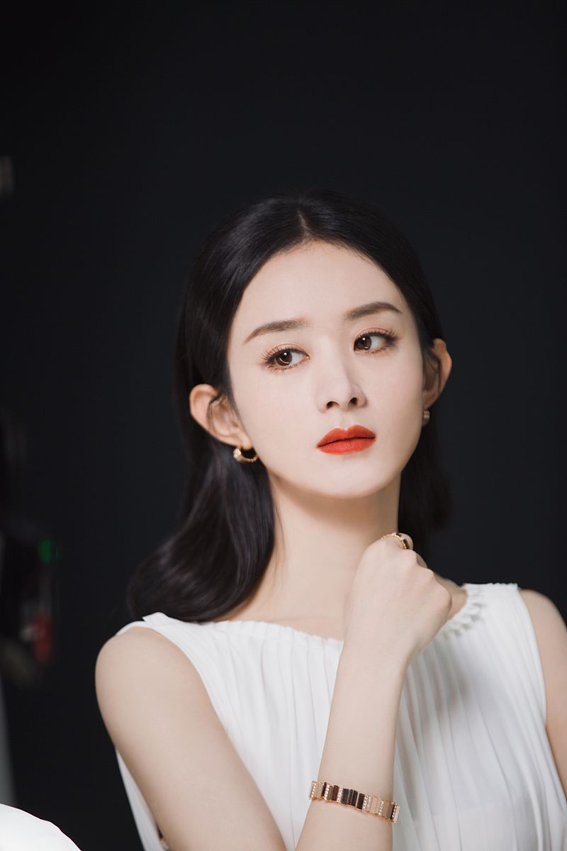 今天心情格外明媚,就像赵丽颖那份不懈的坚持照亮了我前行的路.