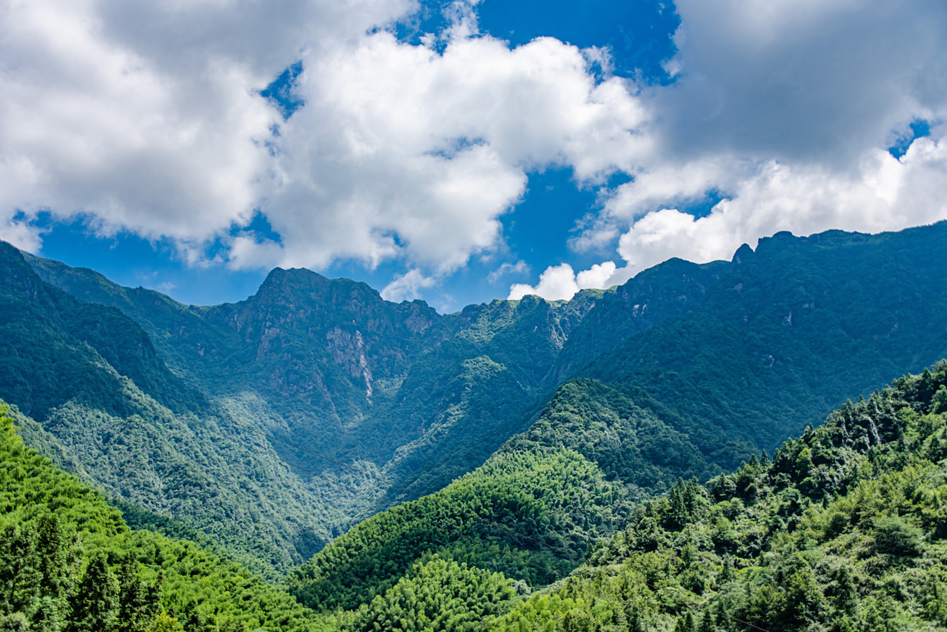 萍乡武功山被誉为"天下第一峰林",位于江西省萍乡市东南部,属罗霄山脉