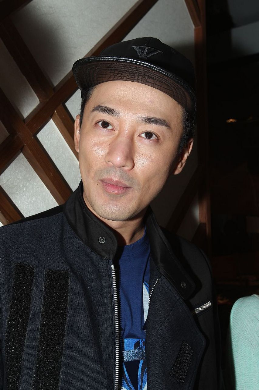 全剧最抢眼的反派之一是李卓远扮演的毛森,每个特写都令人心惊胆战