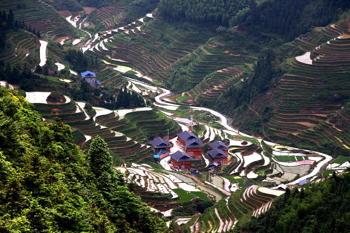 贵州省月亮山景区图片