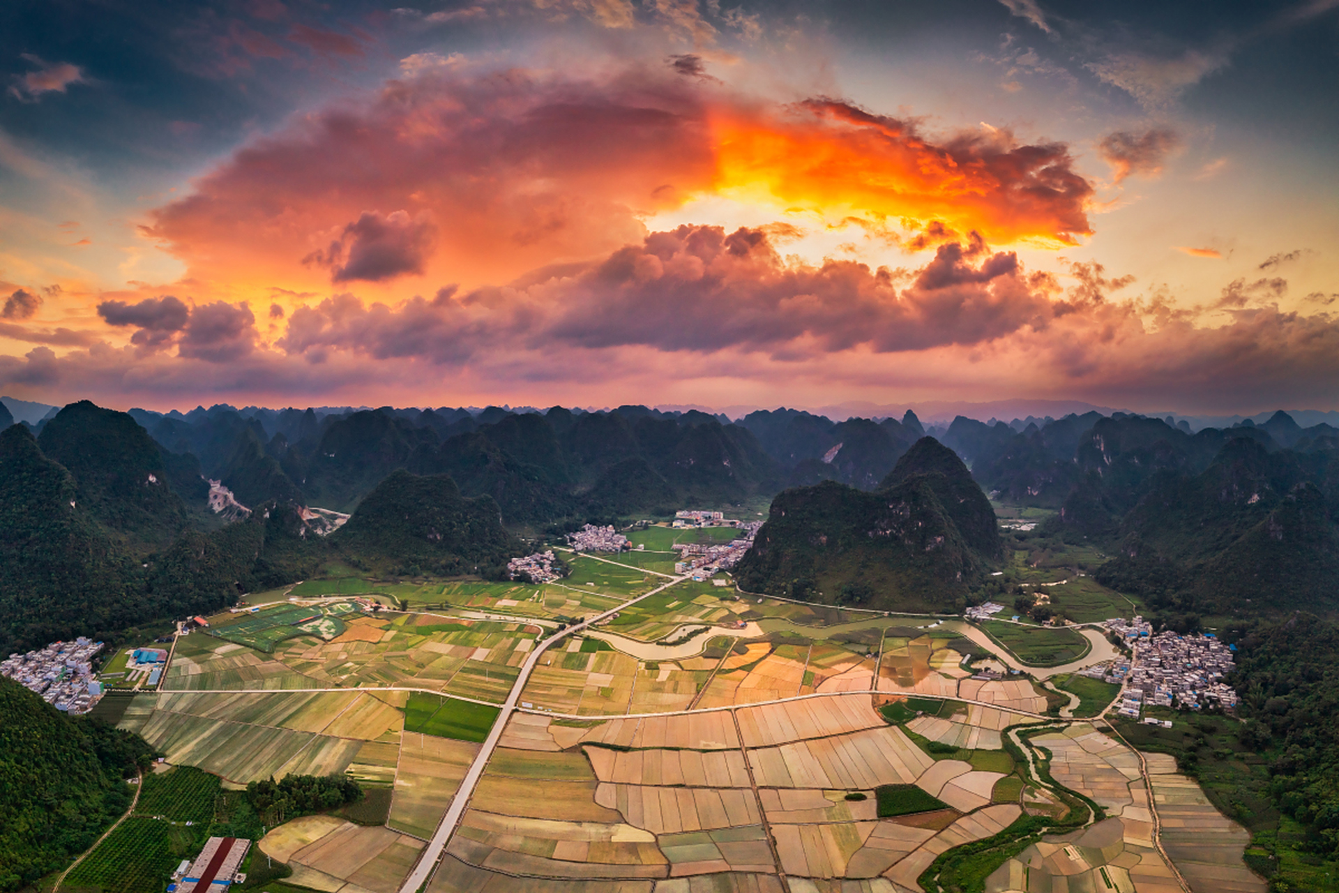 德保县位于广西壮族自治区西南部,属南亚热带地区.