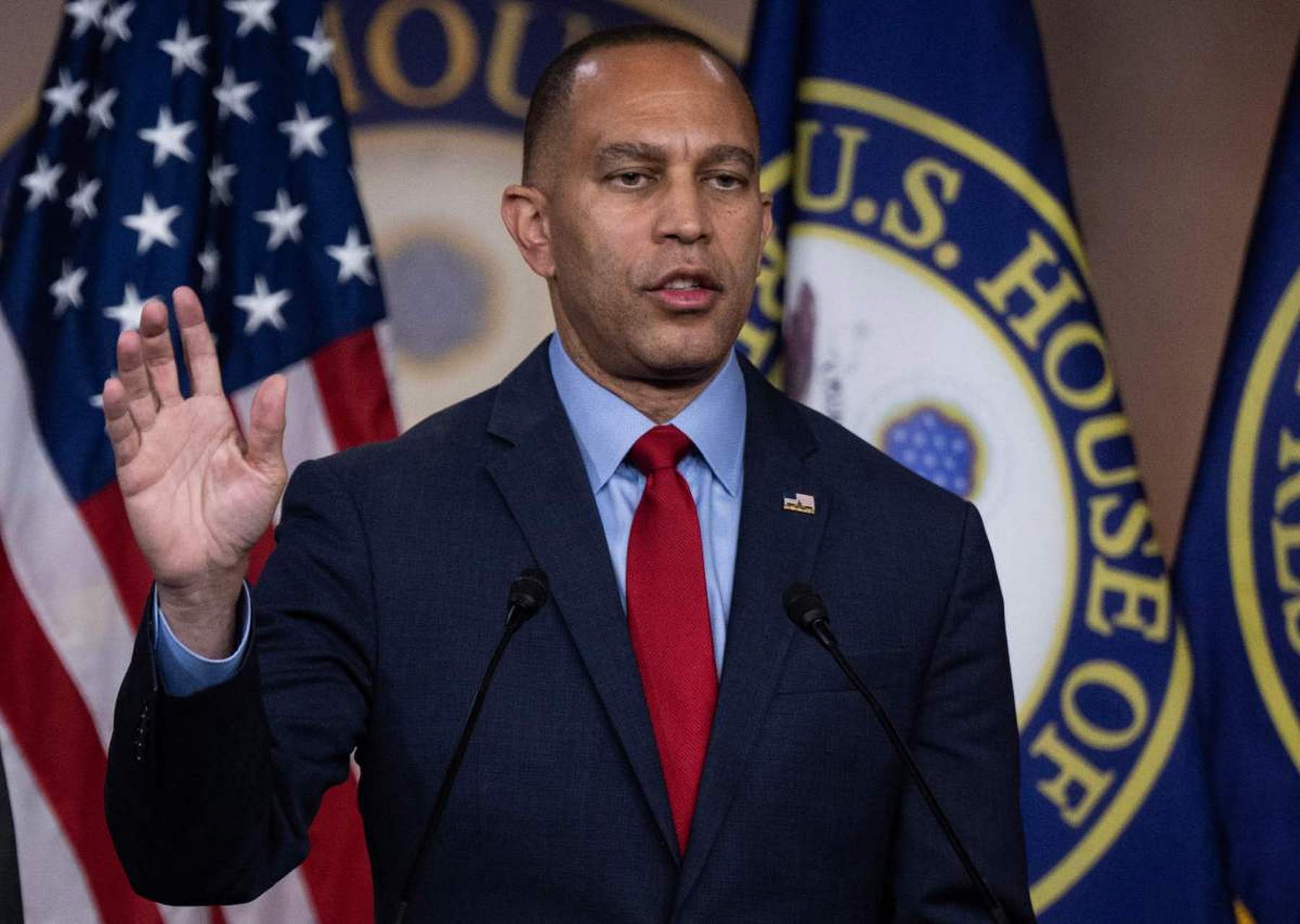 美国应该立即将援助乌克兰资金,转用以色列  美国国会参议员霍利表示