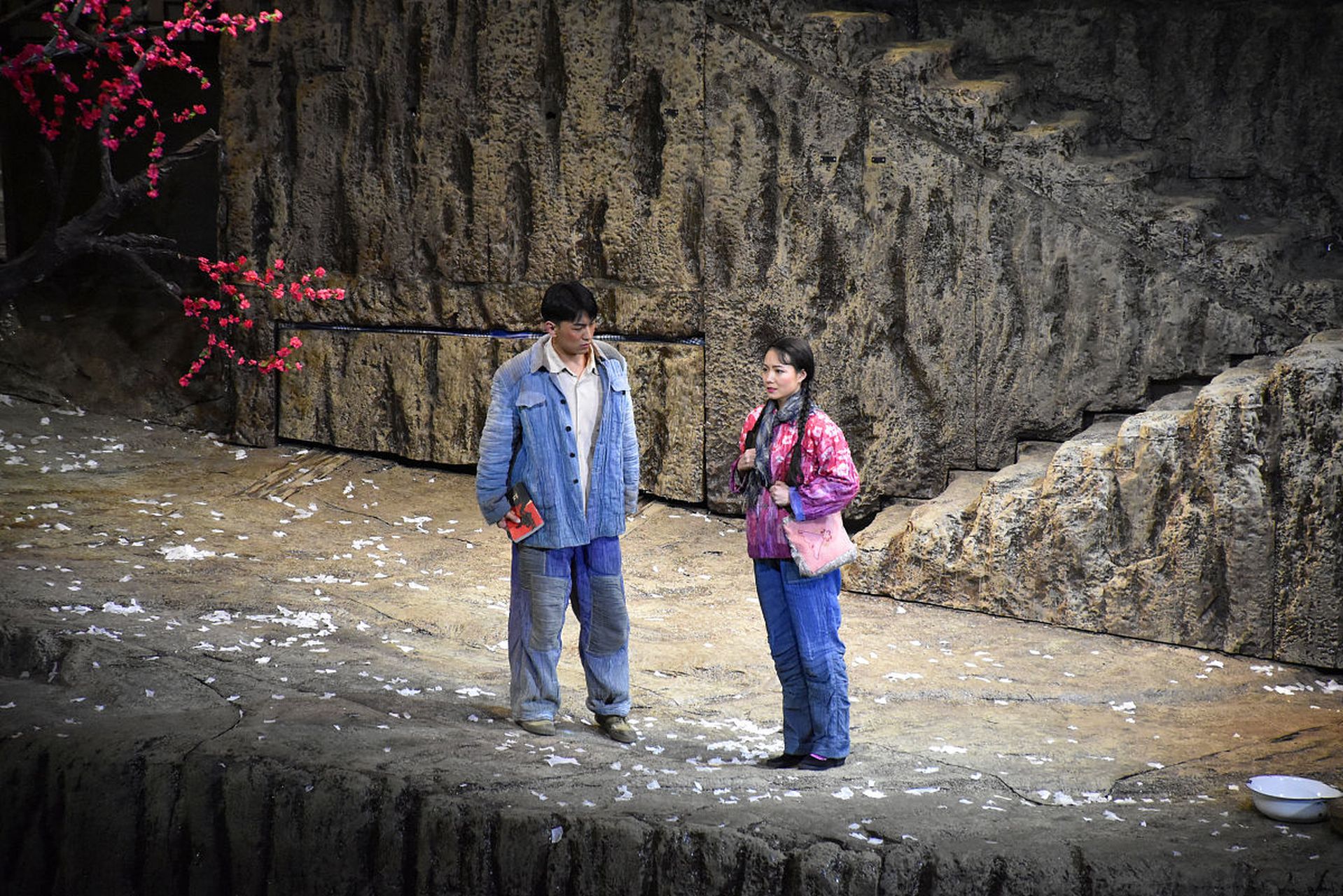 按照孙玉亭当时受的教育程度,不一定能大富大贵,但肯定应该彻底脱离