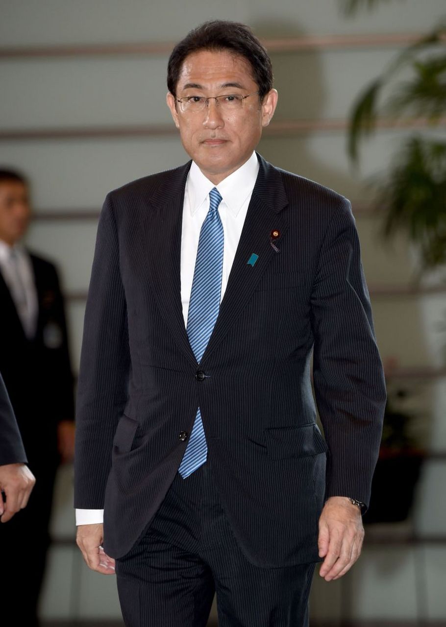 日本首相照片图片