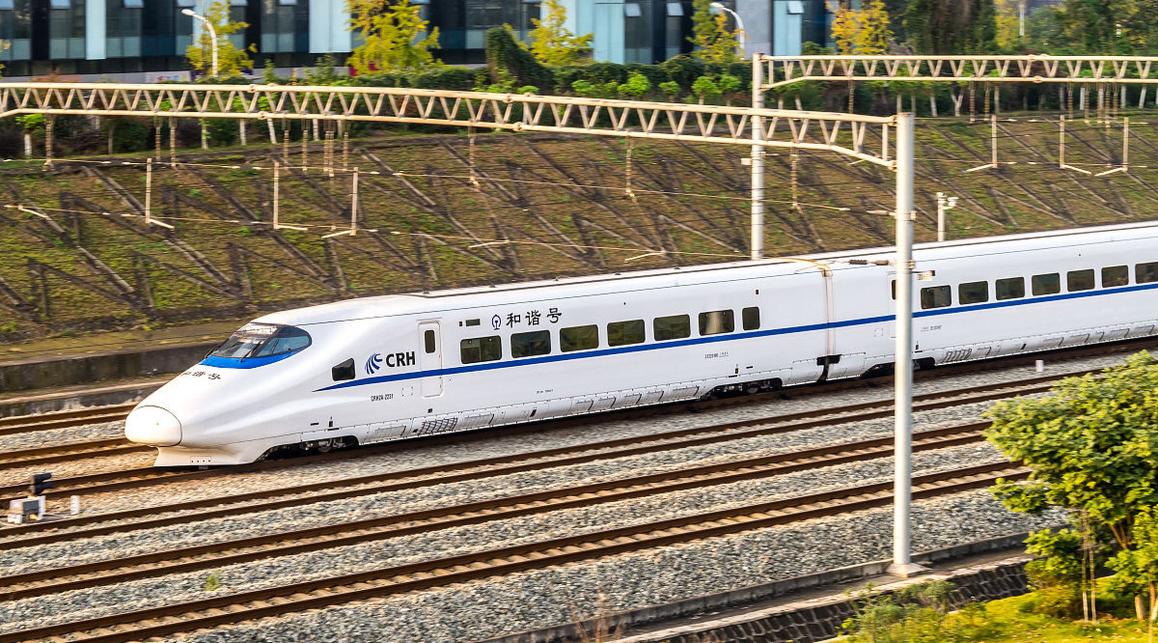 昆明63成都整列高铁快运动车组列车试点开行#央视新闻援引中国国家