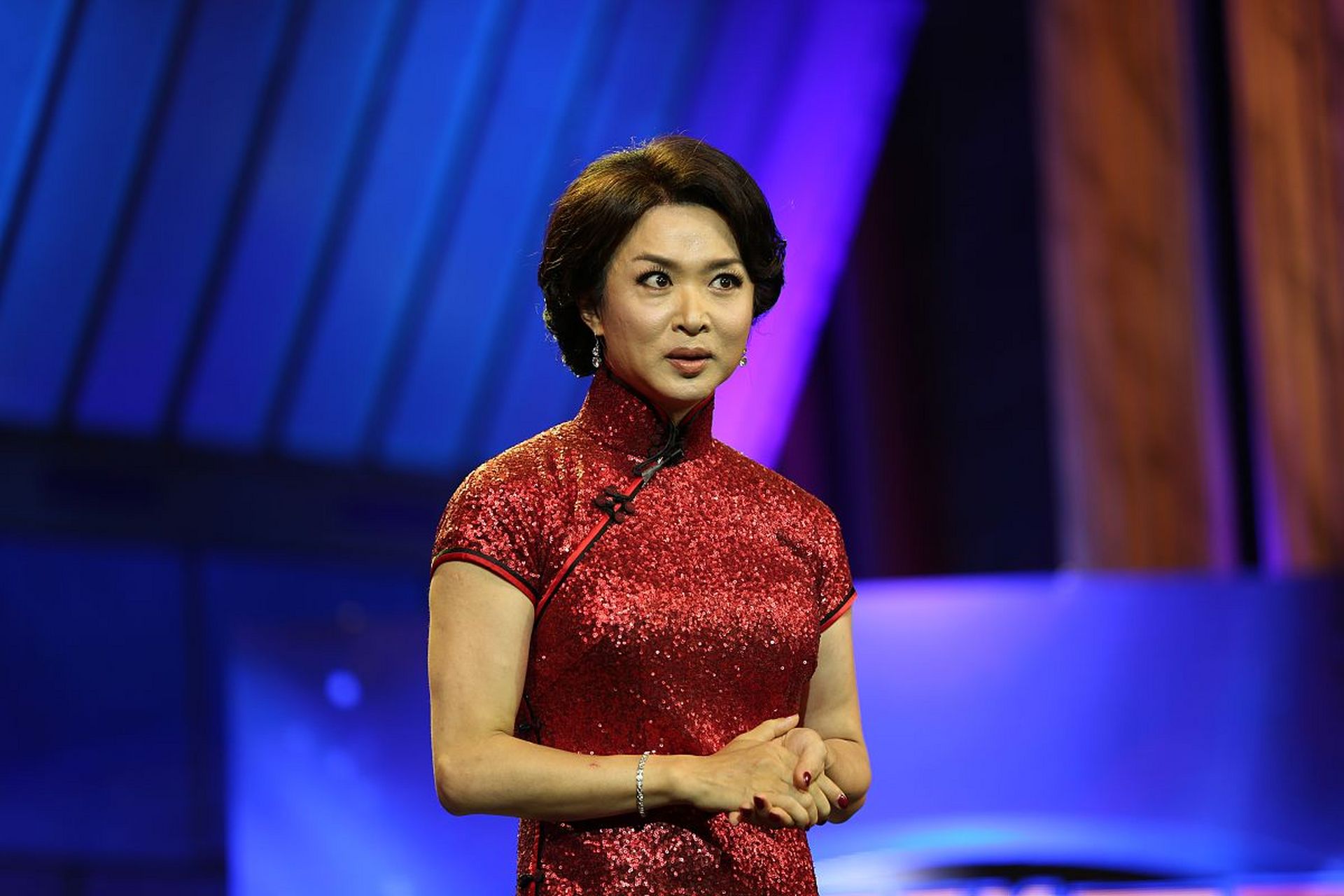 在一次采访中,有记者好奇地问道:"金星,你做完变性手术之后,和女人一