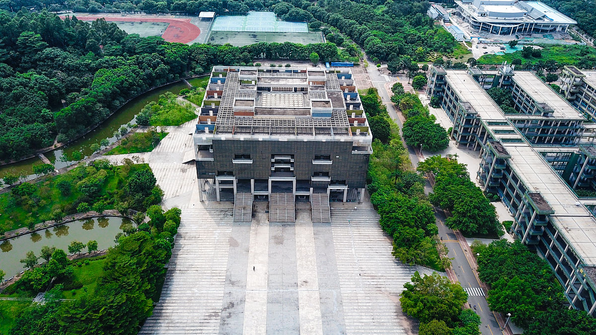 在国内众多优秀的自动化专业院校中,广东工业大学和西