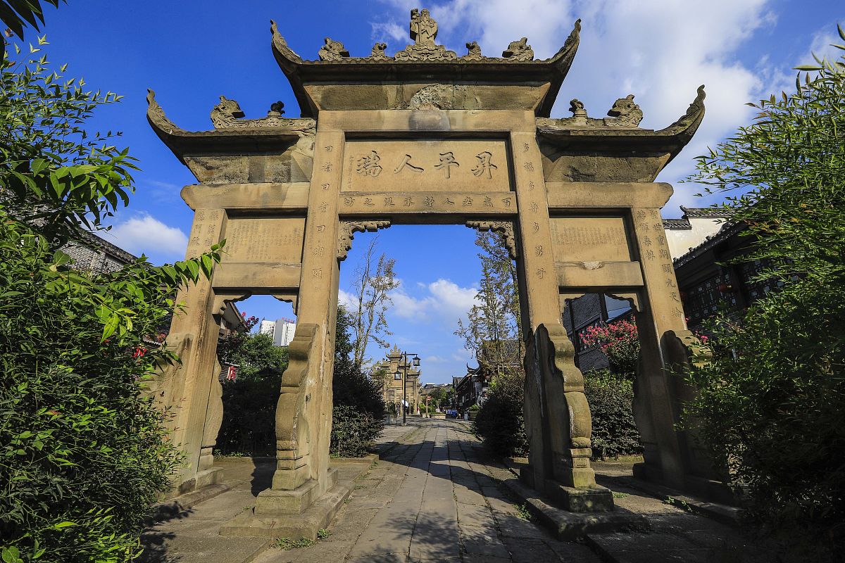 江西乡村石牌坊是江西农村地区常见的一种传统建筑