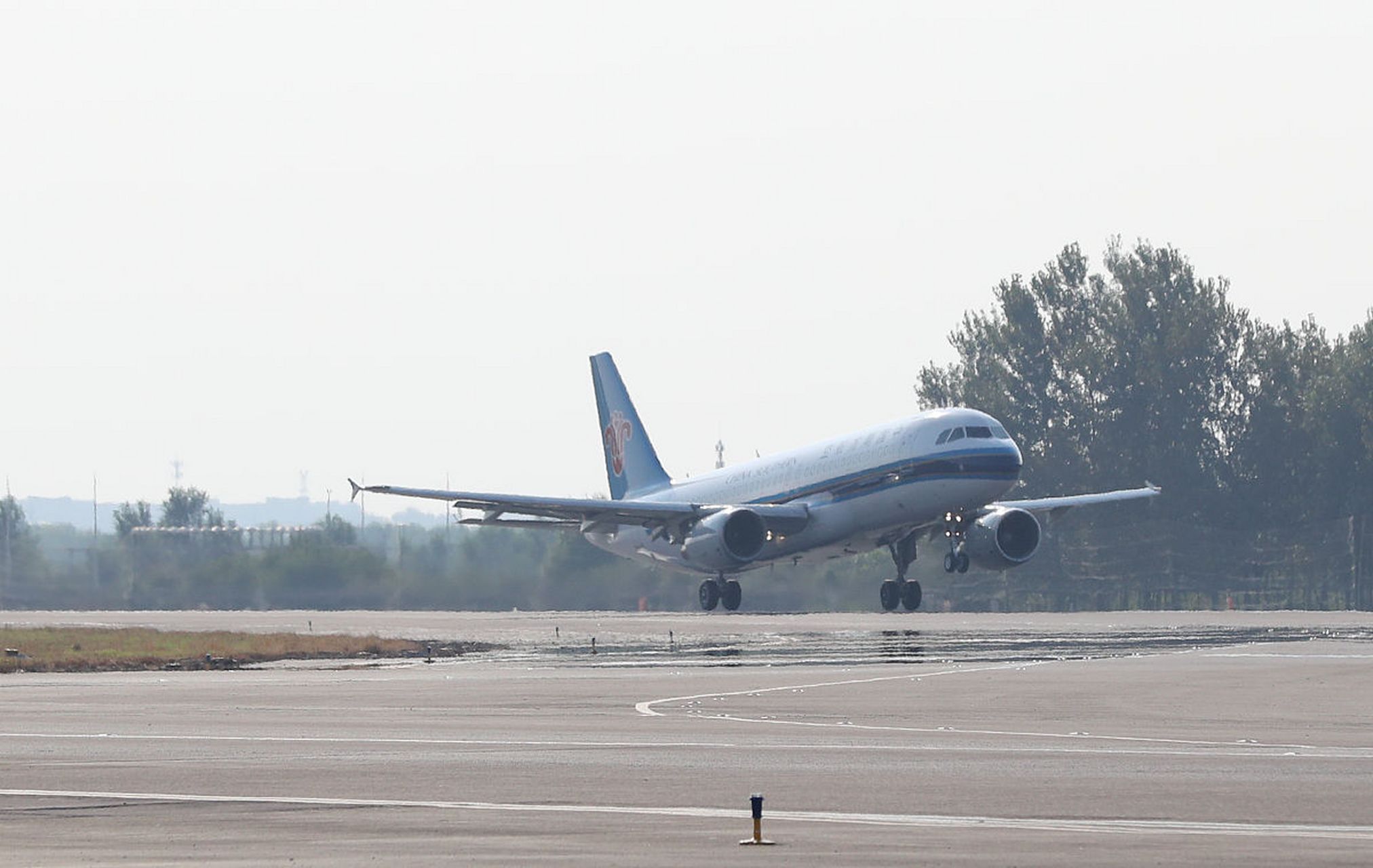 國泰航空工會就空姐歧視不會說英文的人員,被解僱一事發文說,對空姐