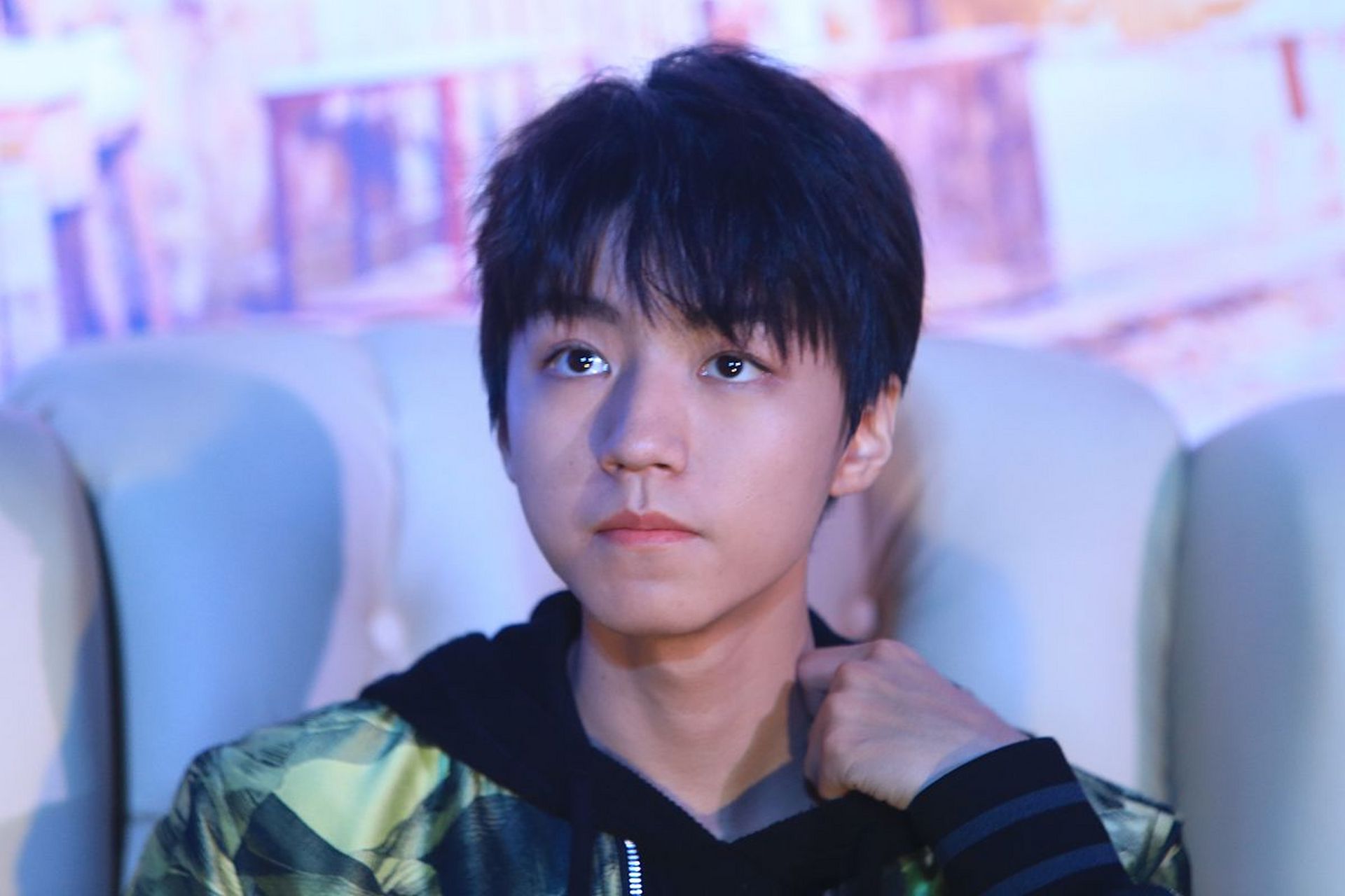 王俊凯怒怼代拍:"你们这些代拍的,你们负得了责吗?