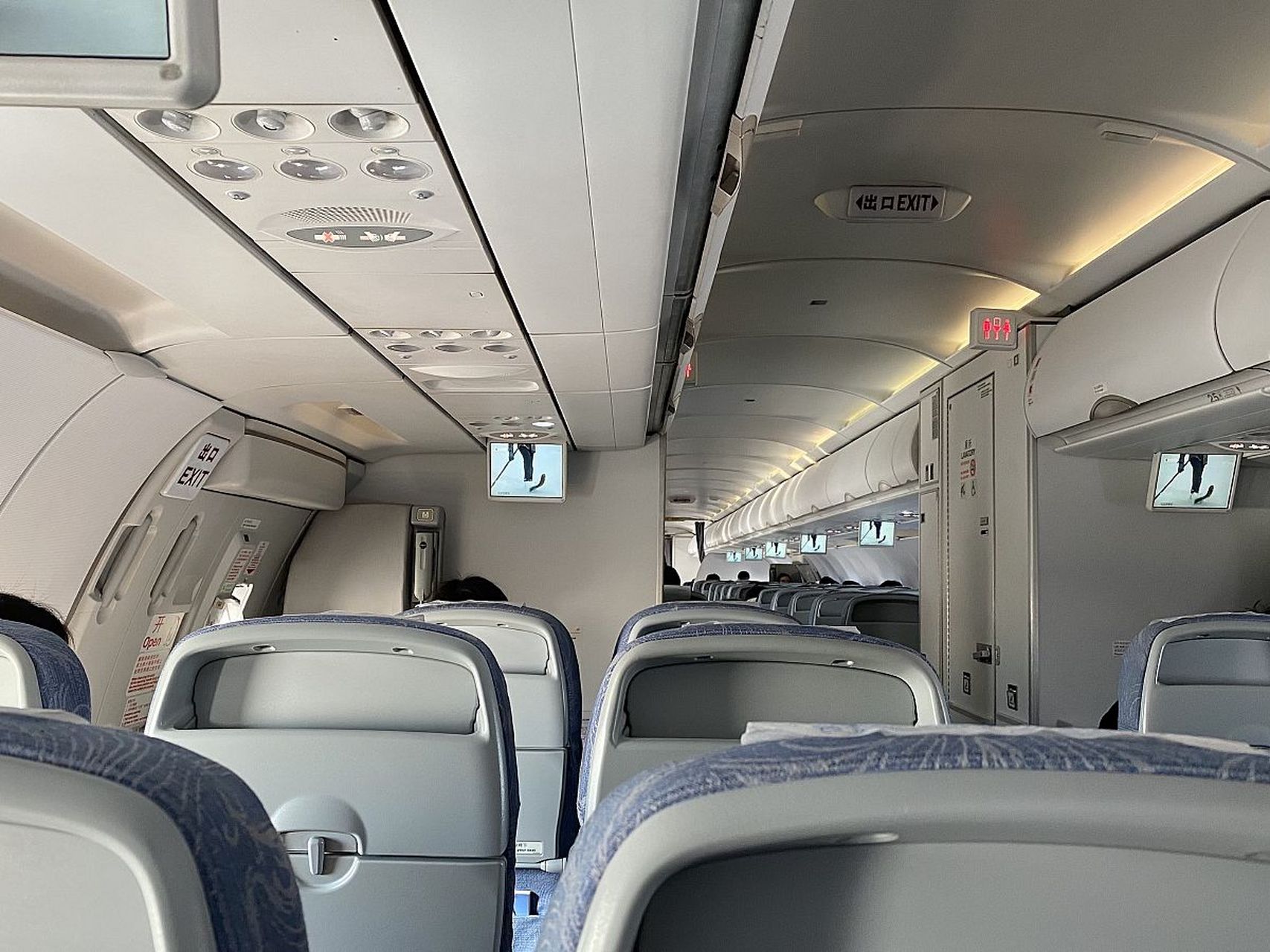 空客320中型飞机座位哪里好|空客320是一种中型客机,座位的好坏因人而