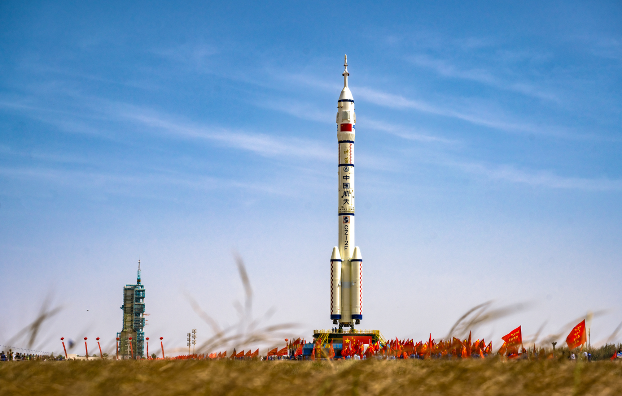 2023年5月30日,神州十六号从地球飞向中国的空间站.