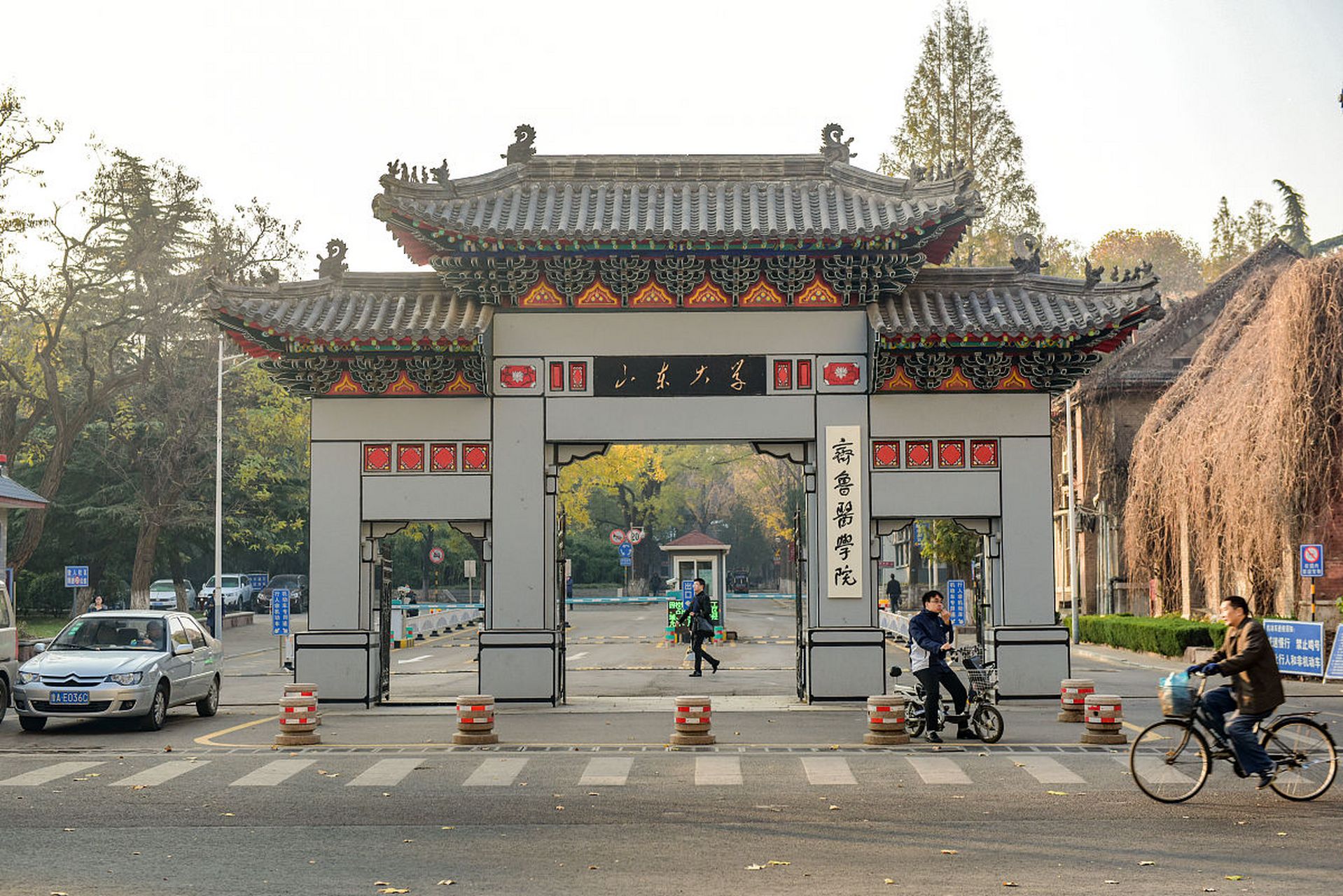 齐鲁大学曾号称"华北第一学府"  齐鲁大学,正式校名为山东基督教共和