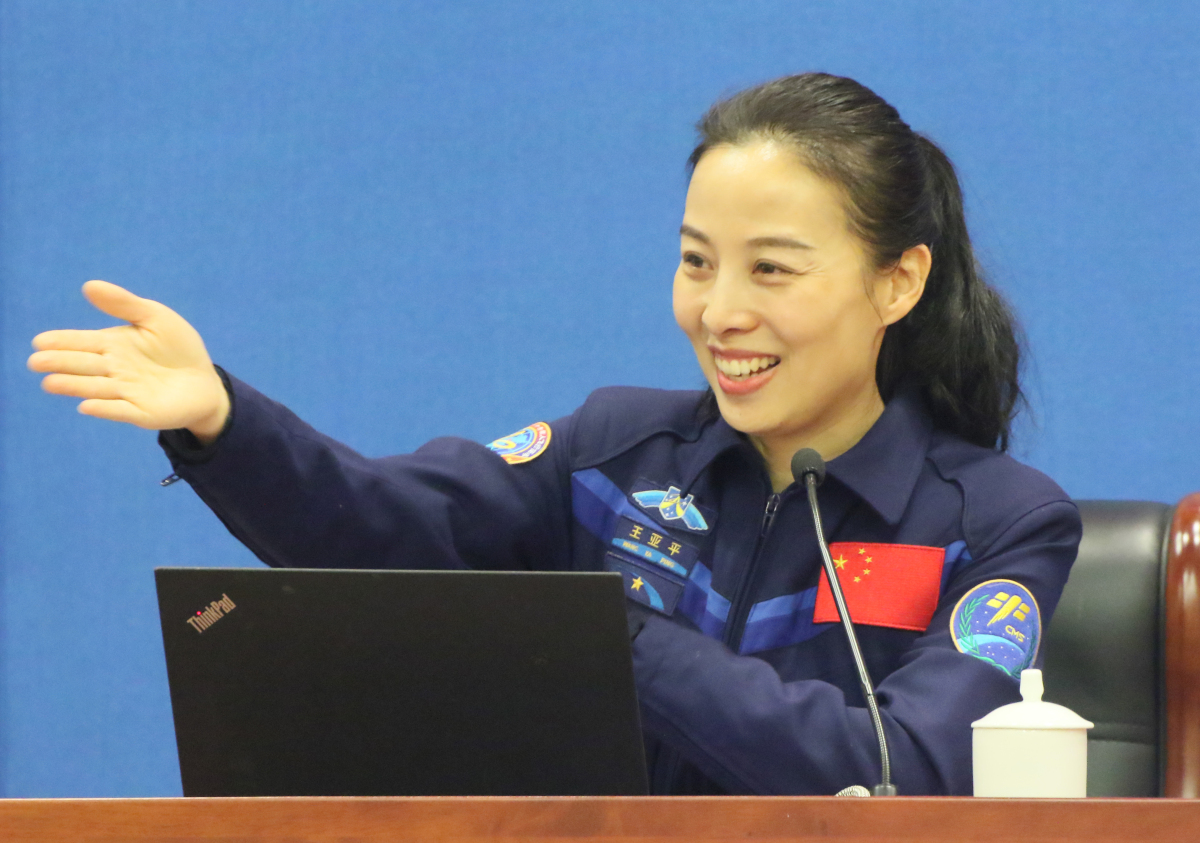 王亚平大校,当选新职务,享受什么待遇