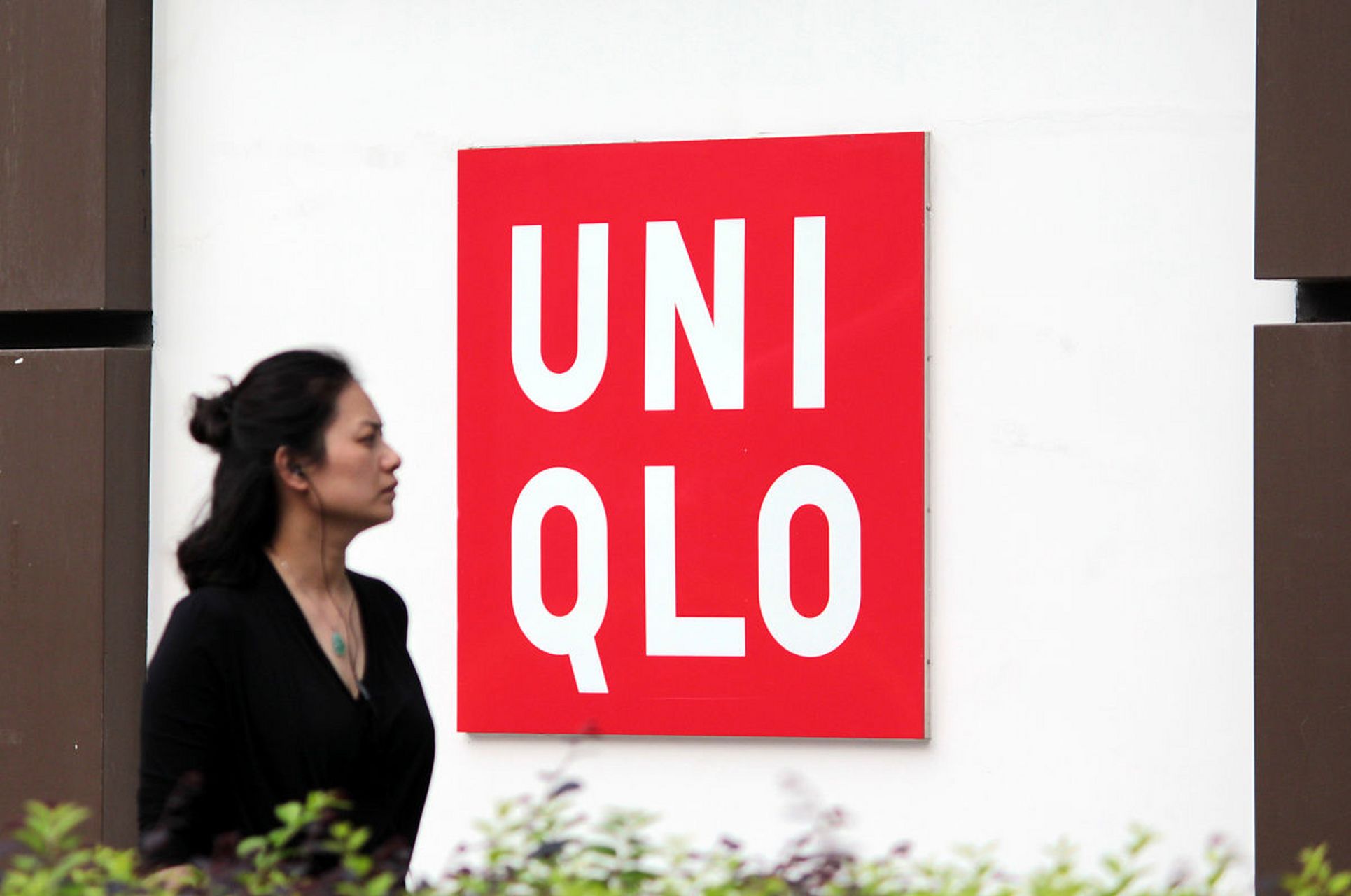 优衣库需调整策略应对挑战,注重性价比,产品创新及品牌营销.