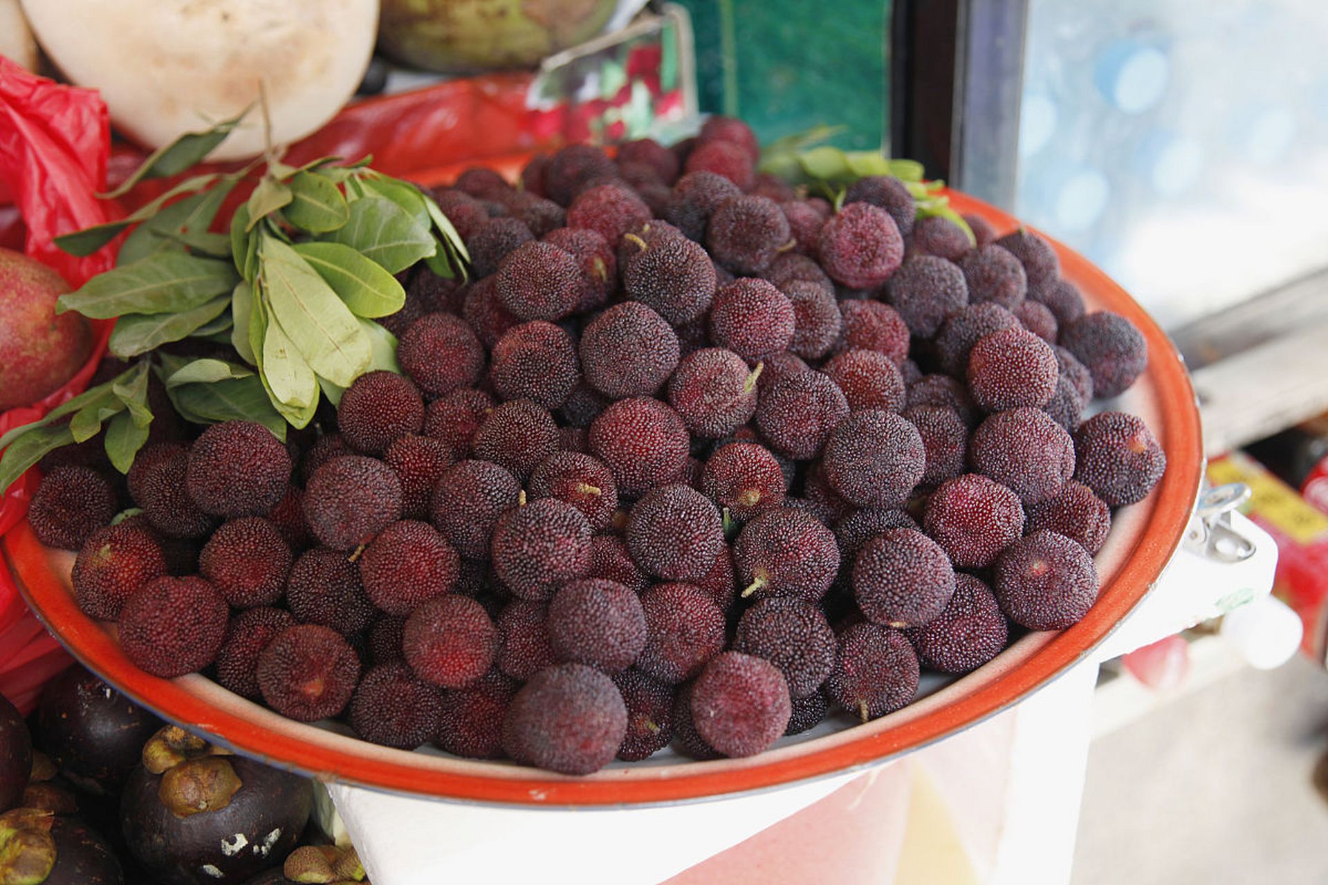 白糖杨梅干是一种美味健康的小零食,制作方法简单易学,富含营养.