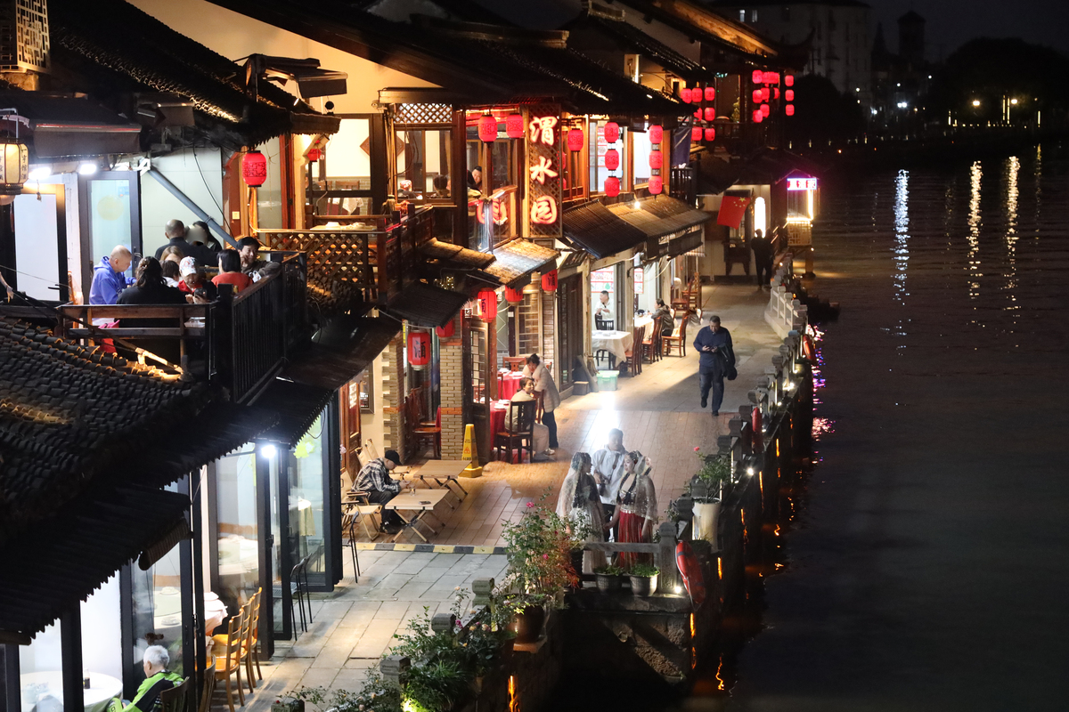 上海：古镇“夜经济”激发区域发展新活力