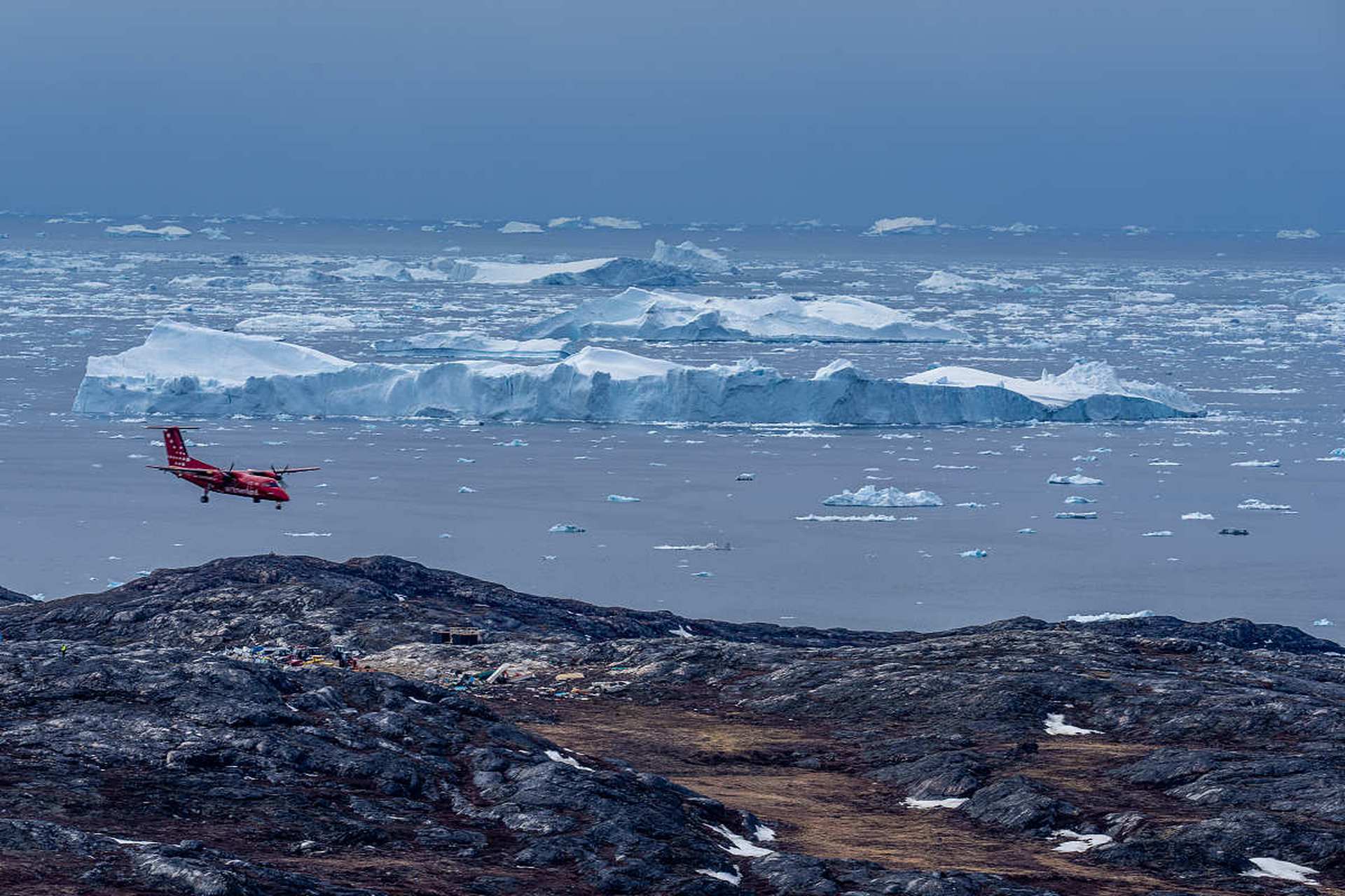 近年来,随着全球气温的不断上升,冰川融化成为一个备受关注的问题.