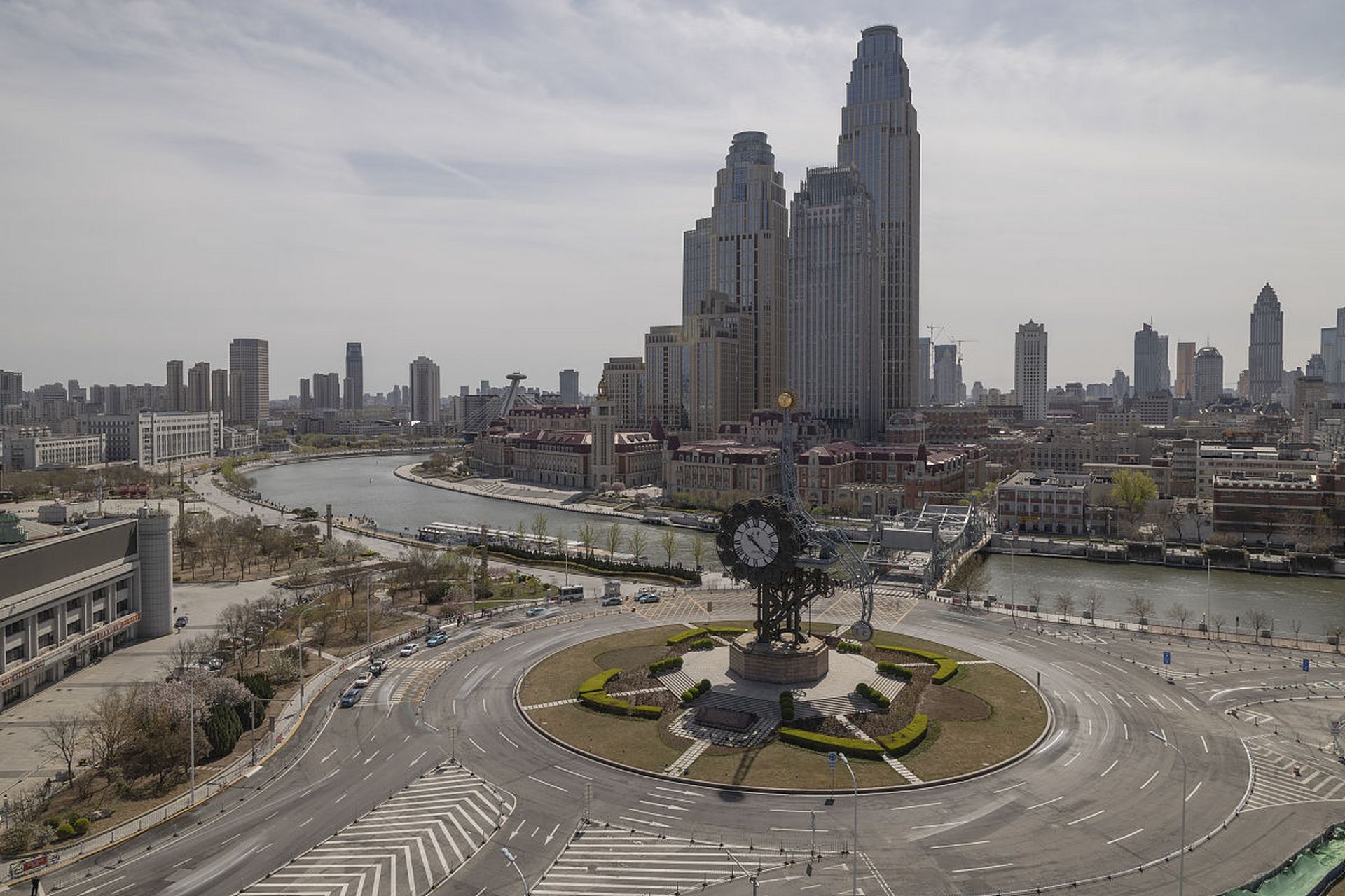 959595 津湾广场,位于天津市和平区,可是个集购物,休闲,娱乐于