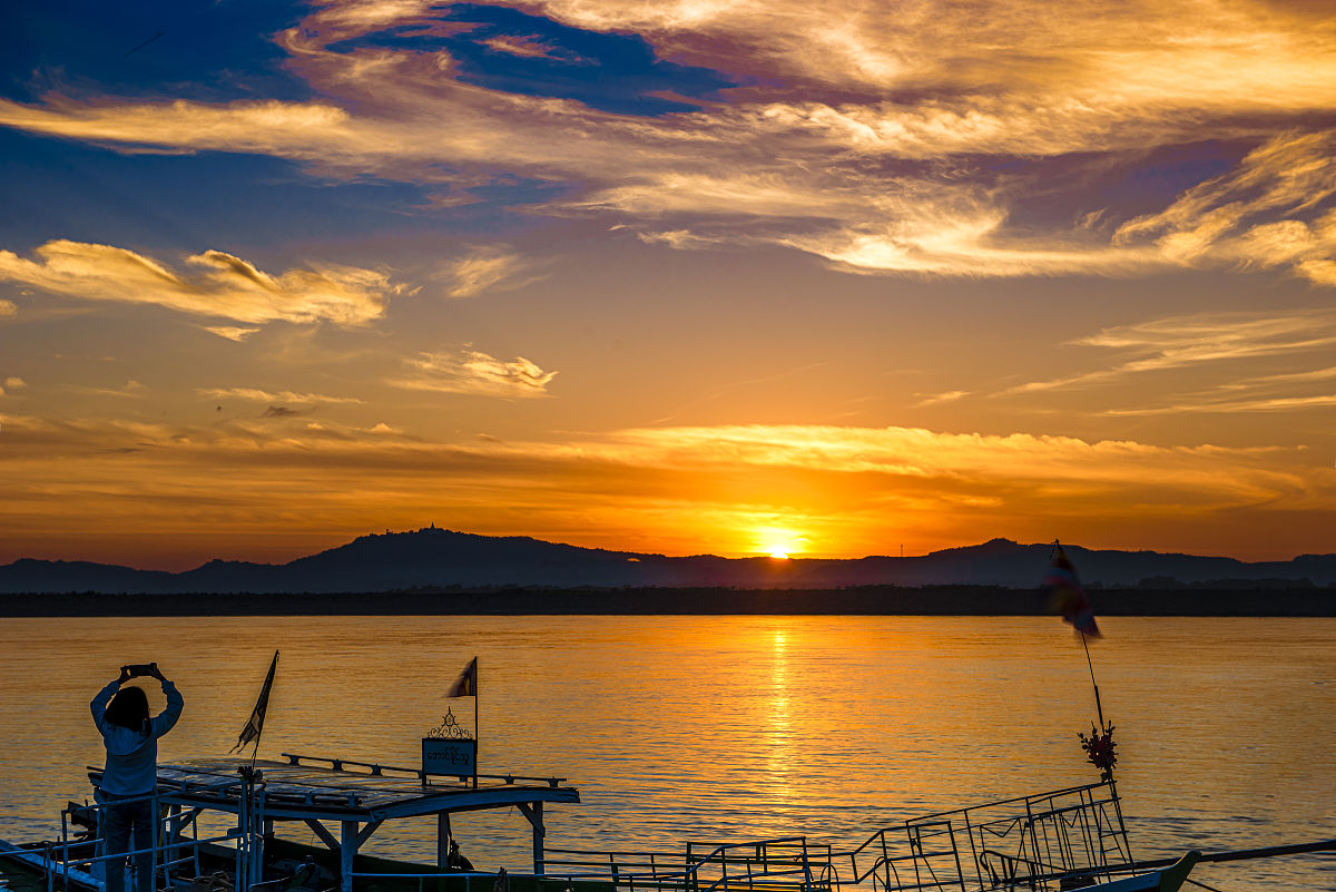 缅甸妙瓦底诈骗园区无人机袭击事件导致当地的警察局遭受重创