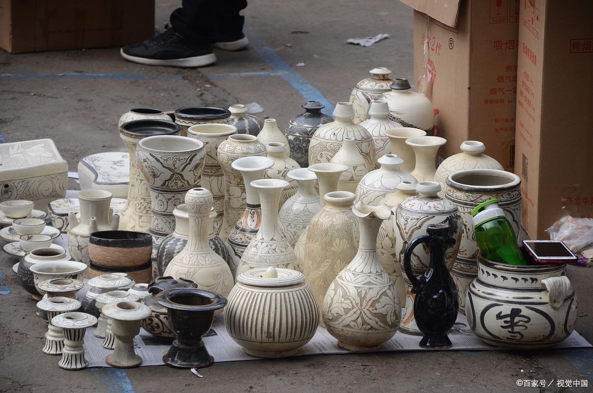 淄博的陶瓷艺术:千年的传承  漫步在淄博这座古老城市,仿佛穿越时光