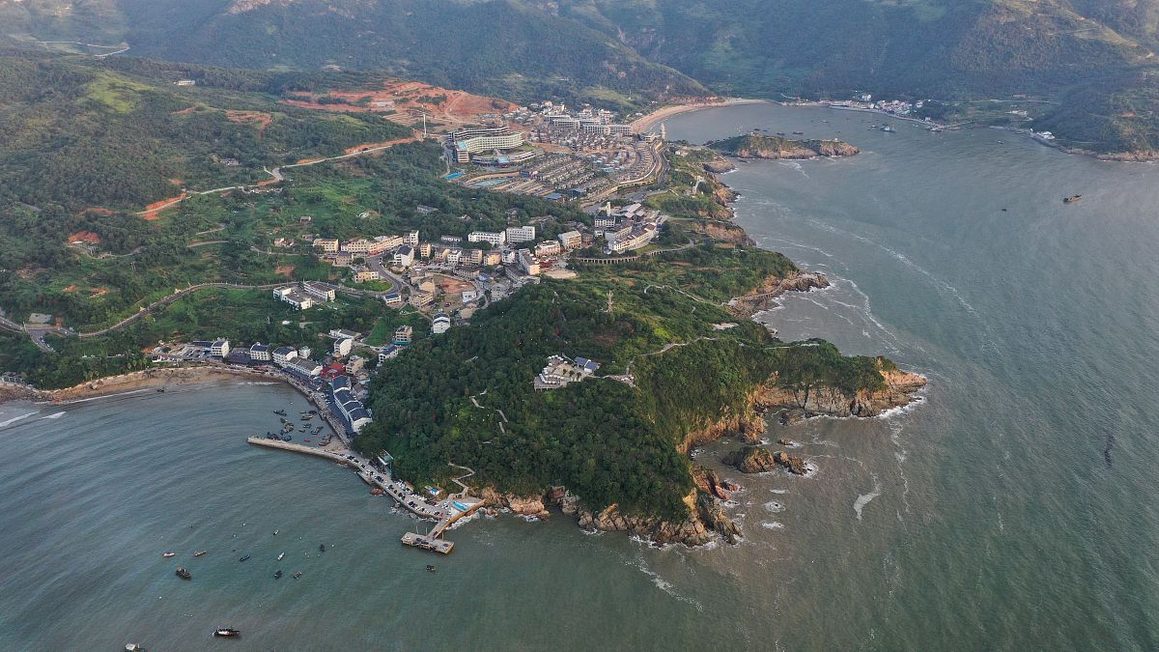 苍南渔寮景区旅游攻略  苍南渔寮景区,一个充满海洋韵味的旅游胜地,是