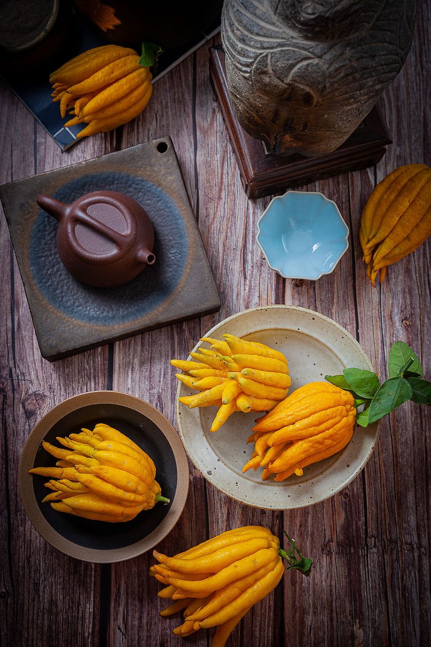 佛手,是芸香科植物佛手的果实,#中药#佛手入药已有数百年的历史,在