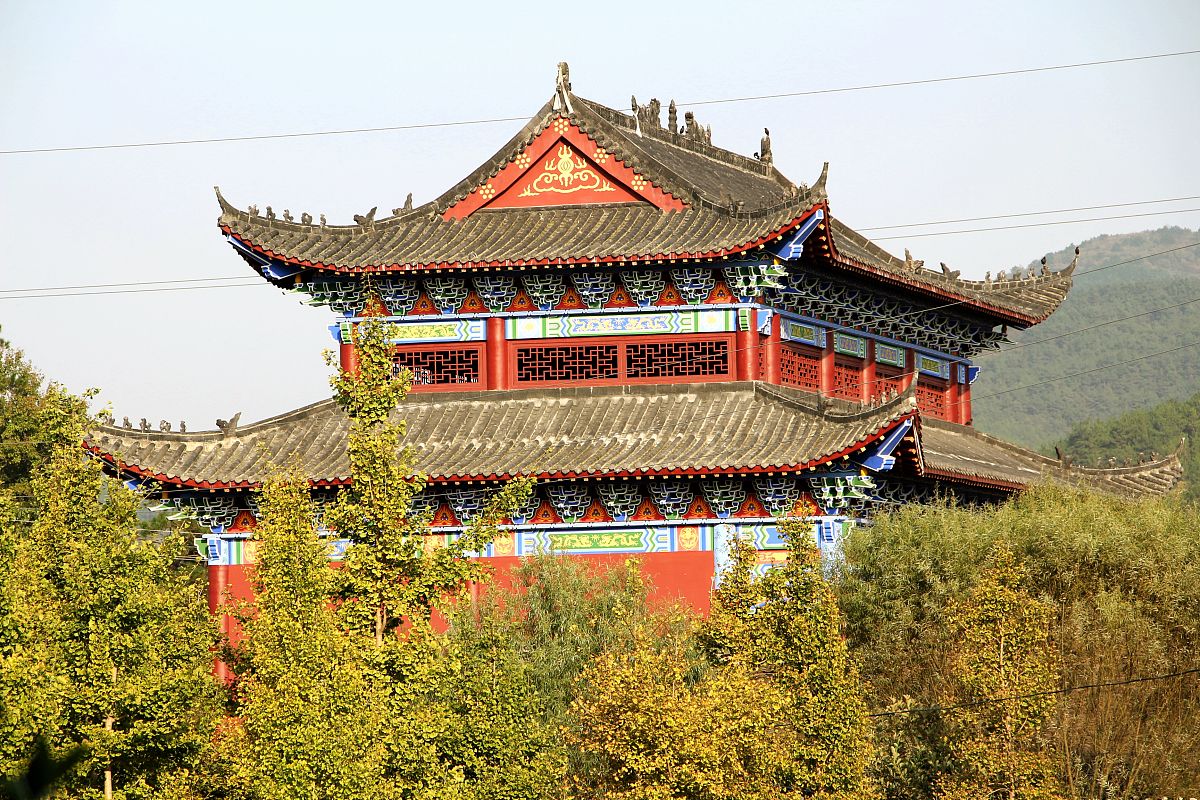 原本计划的盛大婚礼似乎变得不再那么重要,相比之下,继母为我默默付出